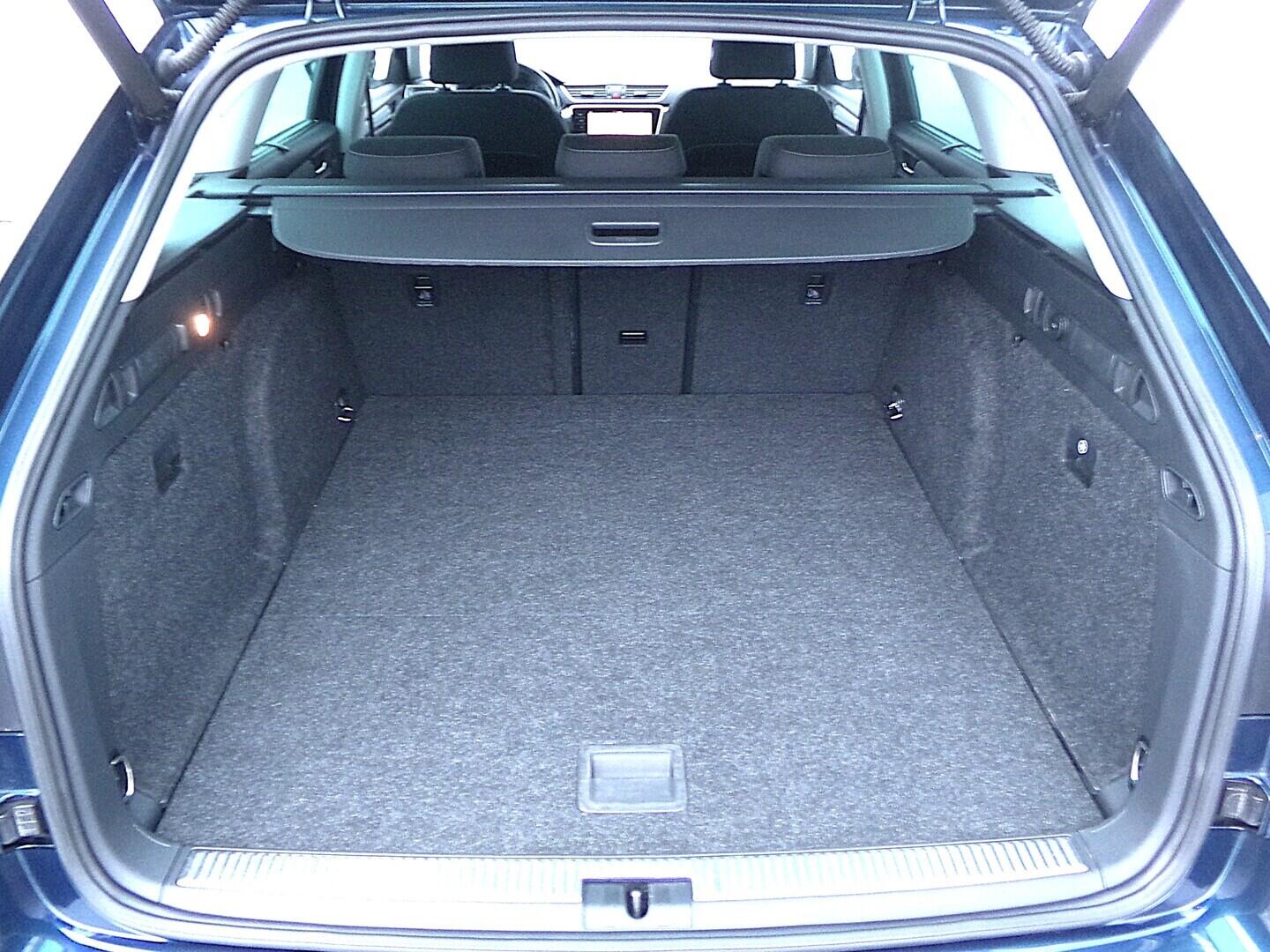 OZ190V01621_36.webp_SUPERB Style 1.6 TDI 88 kW automat