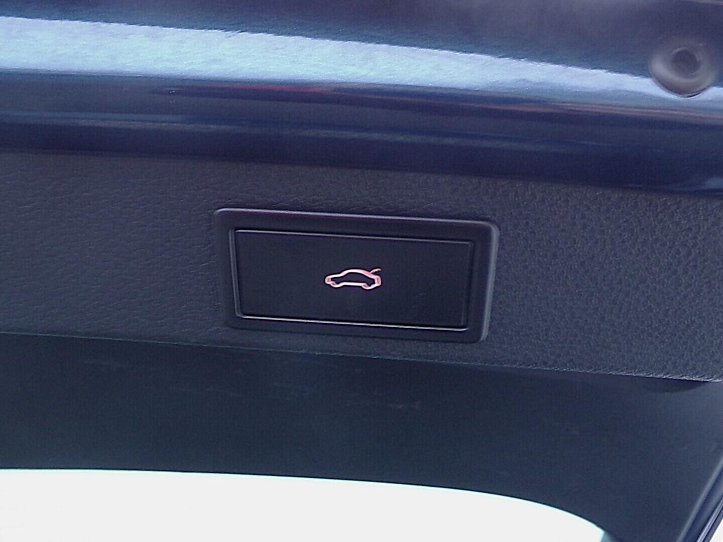 OZ190V01621_37.webp_SUPERB Style 1.6 TDI 88 kW automat