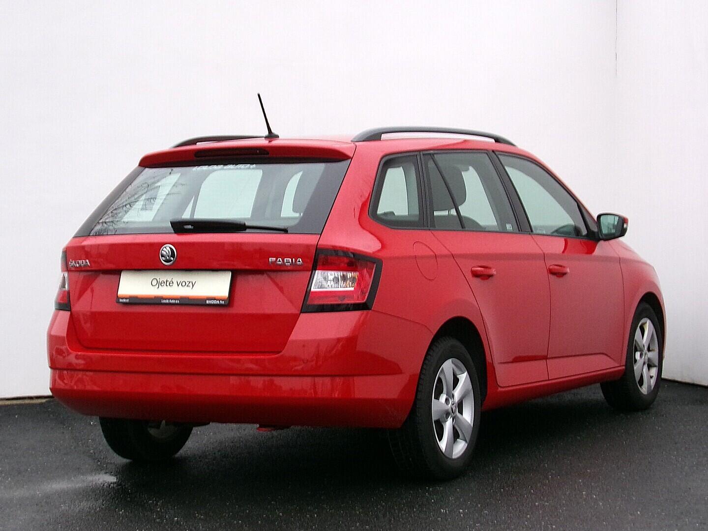 OZ190V01623_11.webp_FABIA Ambition 1.2 TSI 66 kW manuál