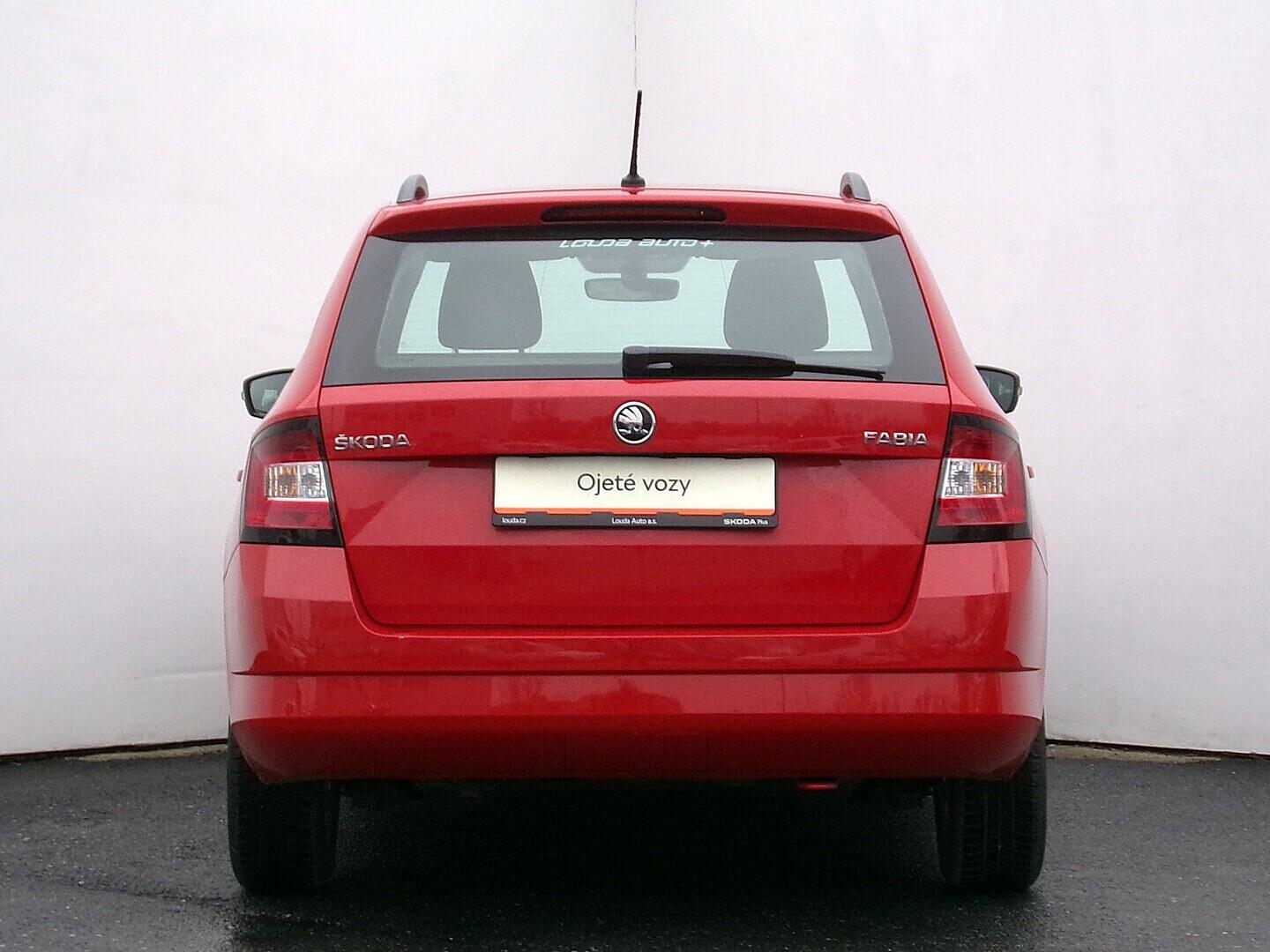 OZ190V01623_17.webp_FABIA Ambition 1.2 TSI 66 kW manuál