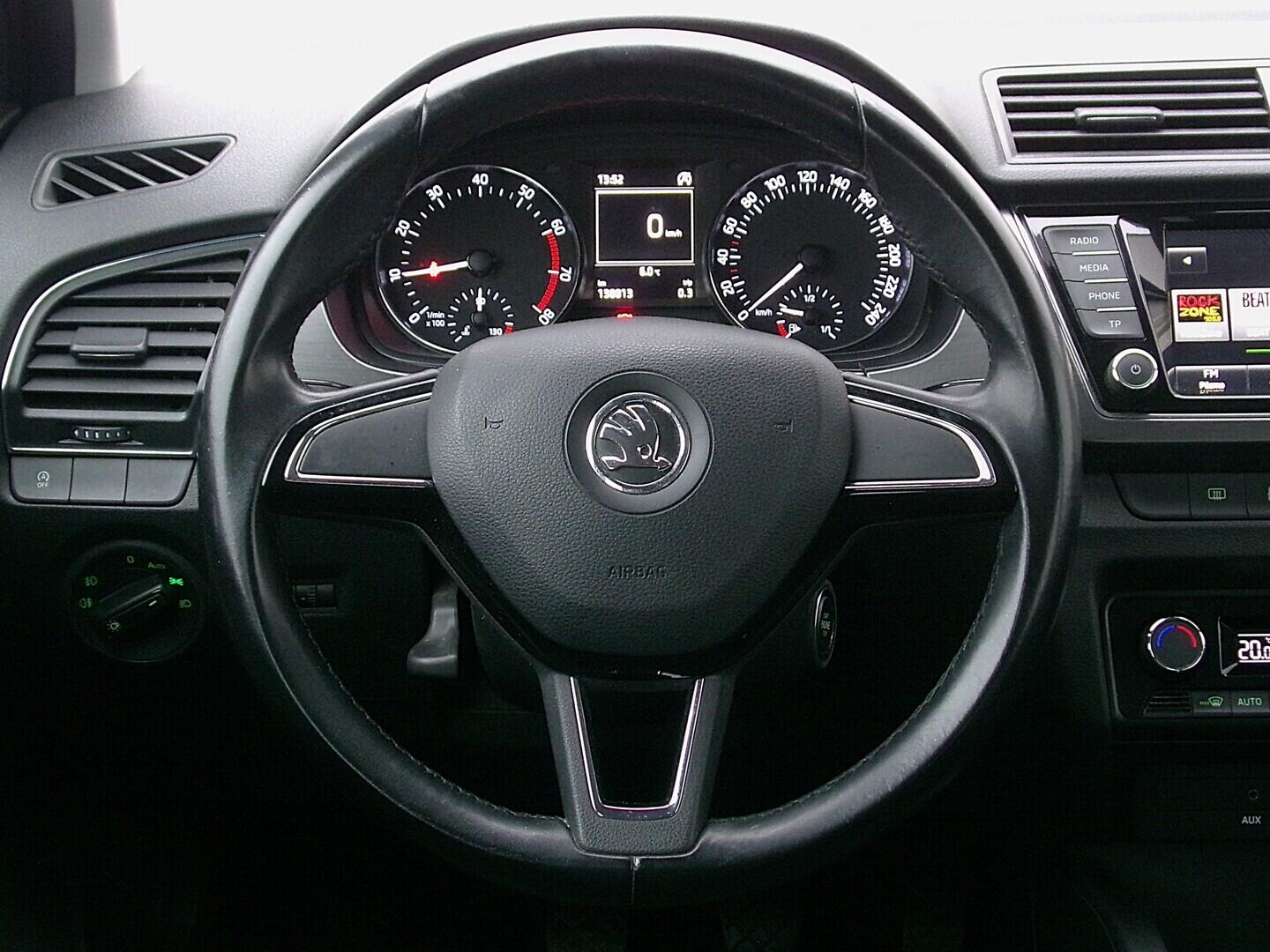 OZ190V01623_23.webp_FABIA Ambition 1.2 TSI 66 kW manuál