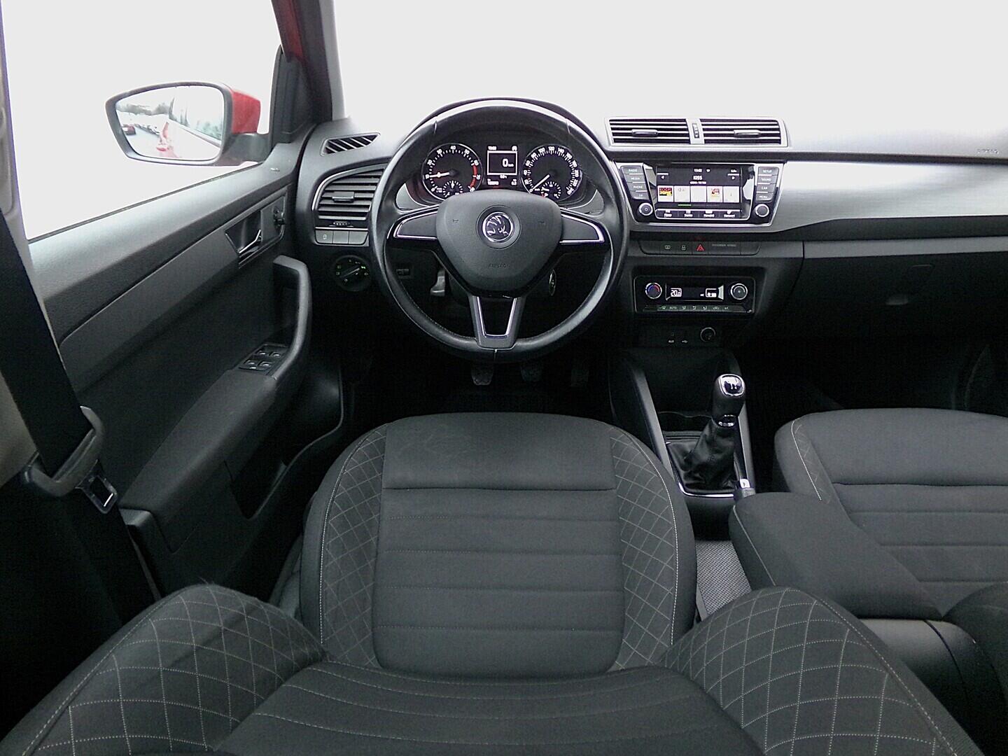 OZ190V01623_24.webp_FABIA Ambition 1.2 TSI 66 kW manuál