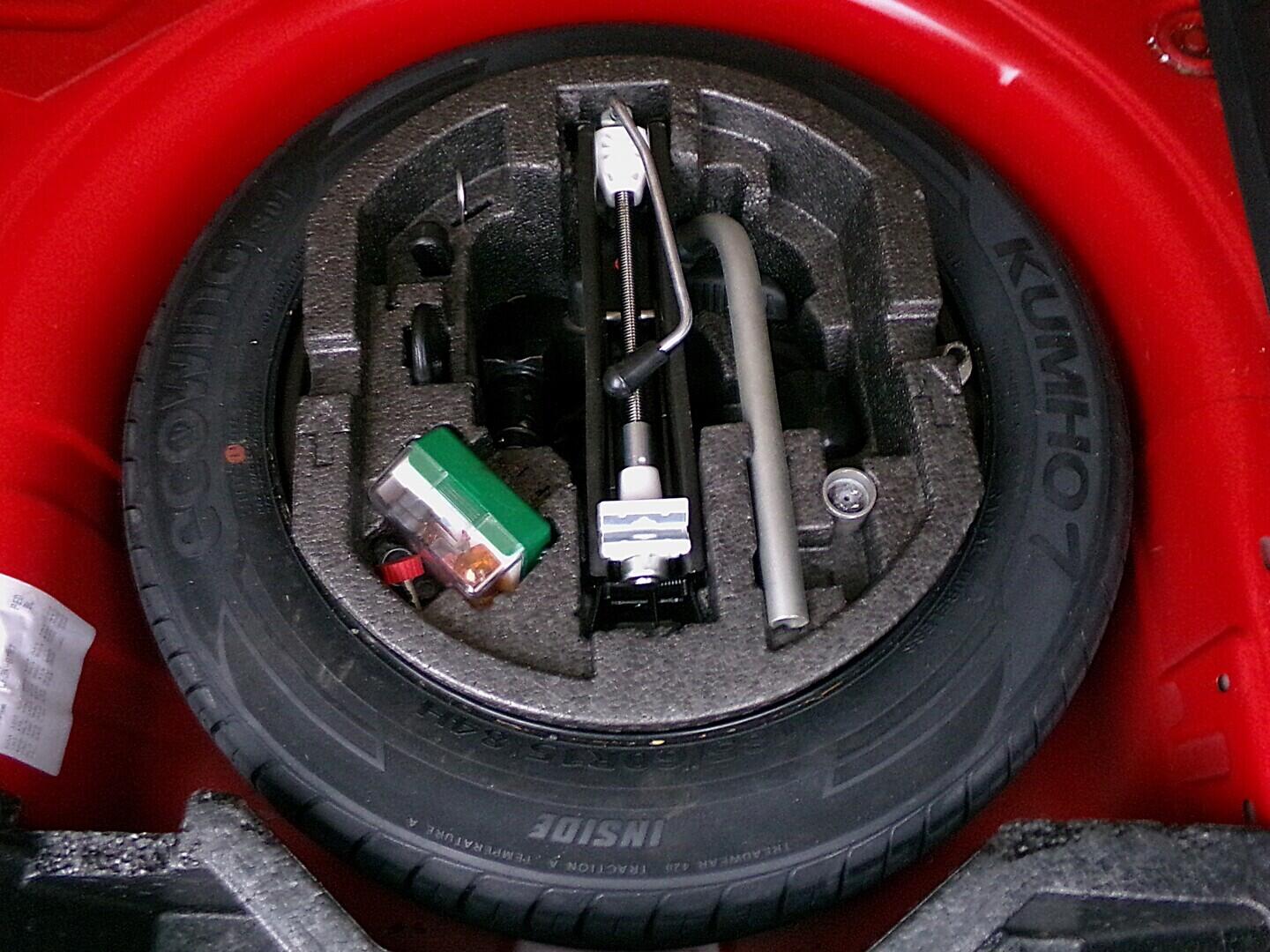 OZ190V01623_32.webp_FABIA Ambition 1.2 TSI 66 kW manuál