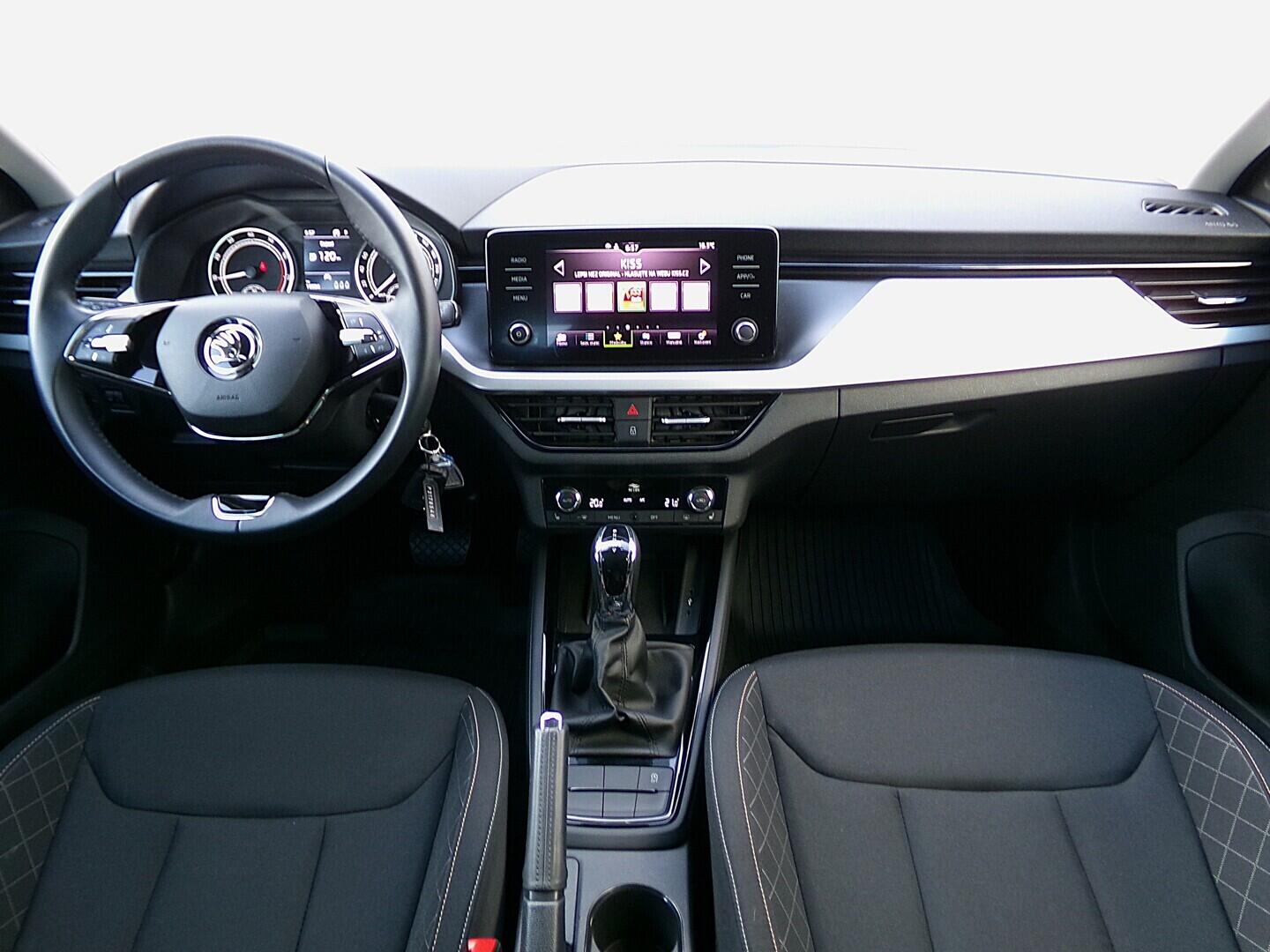 OZ190V01624_22.webp_SCALA Ambition 1.0 TSI 81 kW automat, DPH