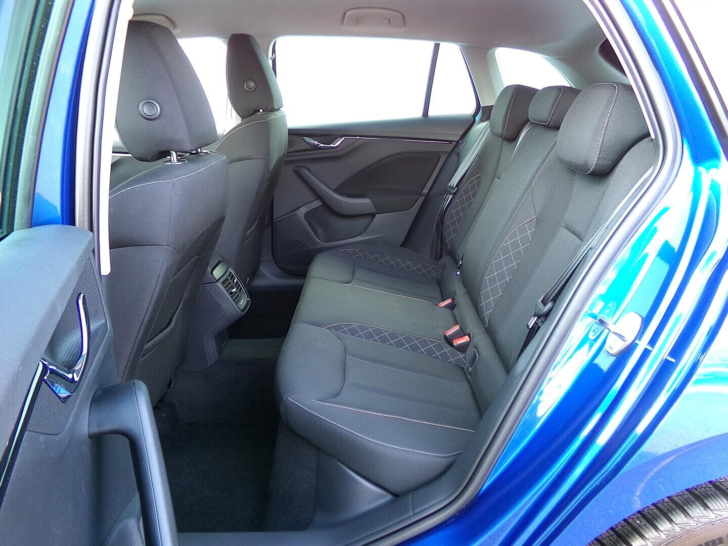 OZ190V01624_30.webp_SCALA Ambition 1.0 TSI 81 kW automat, DPH