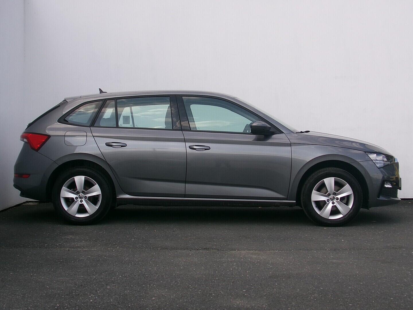 OZ190V01625_16.webp_SCALA Ambition 1.0 TSI 81 kW manuál, DPH