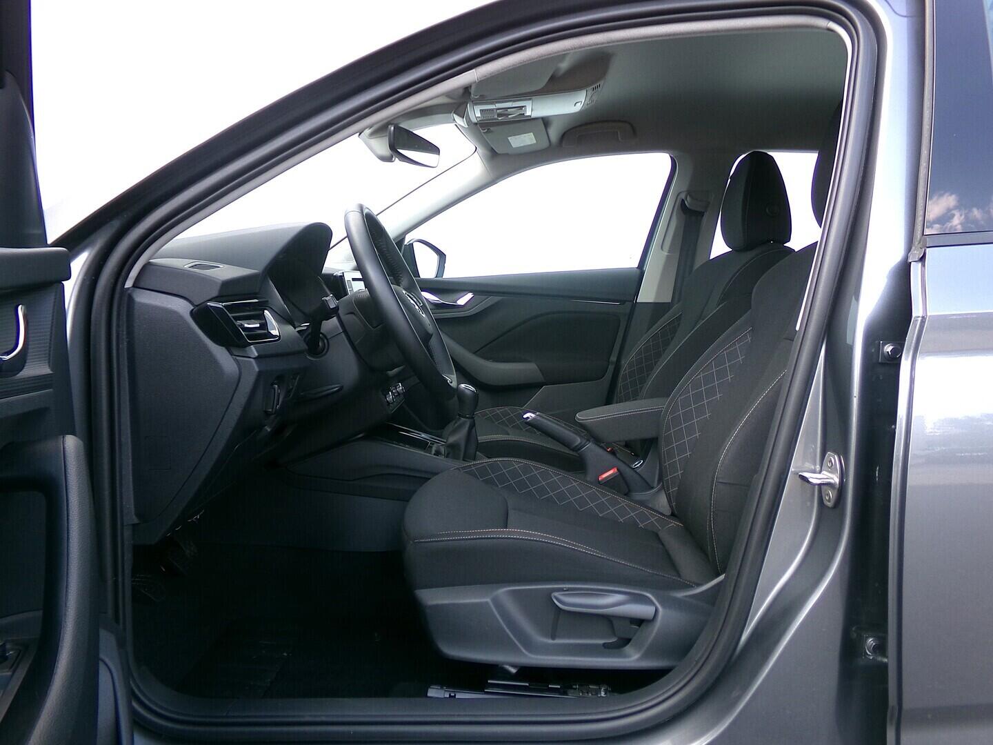 OZ190V01625_20.webp_SCALA Ambition 1.0 TSI 81 kW manuál, DPH