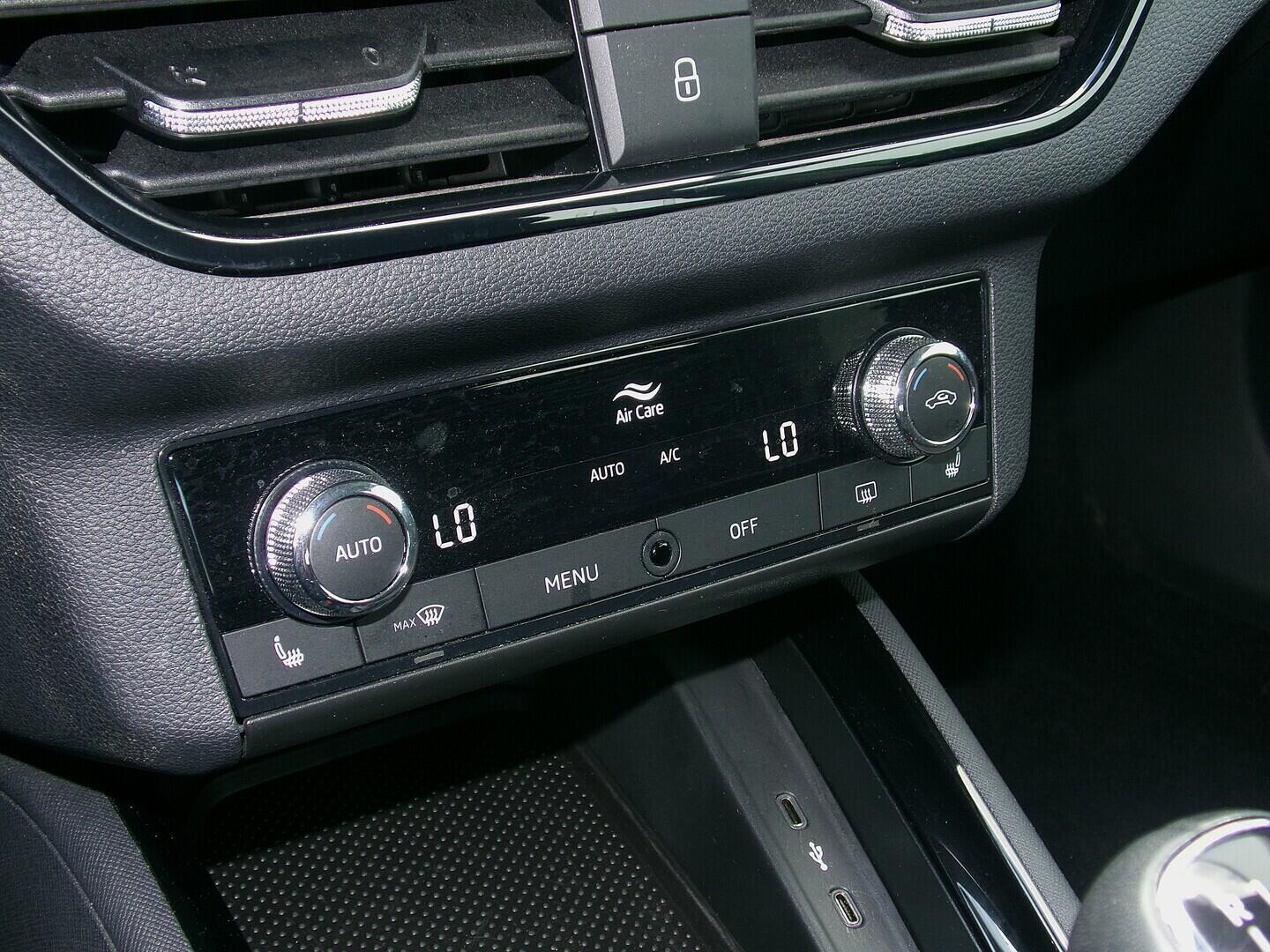 OZ190V01625_29.webp_SCALA Ambition 1.0 TSI 81 kW manuál, DPH