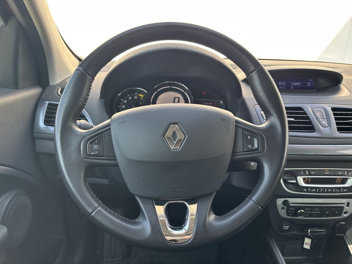 OZ190V01626_20.webp_MÉGANE Limited 1.6 SCe 81 kW manuál