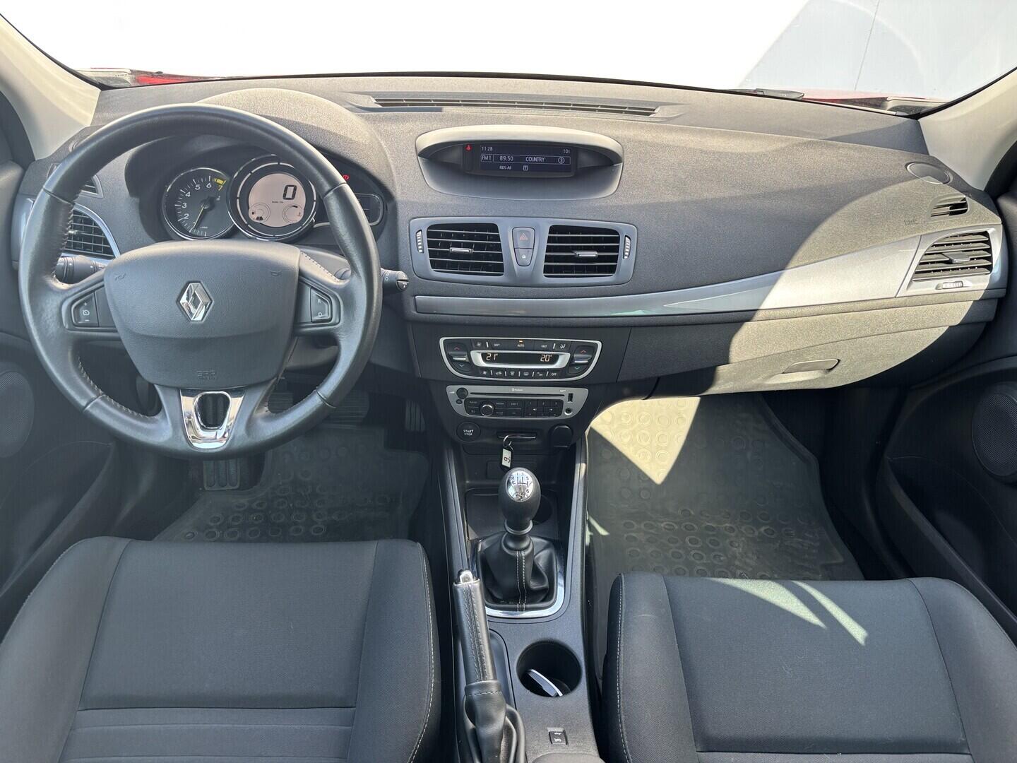 OZ190V01626_22.webp_MÉGANE Limited 1.6 SCe 81 kW manuál