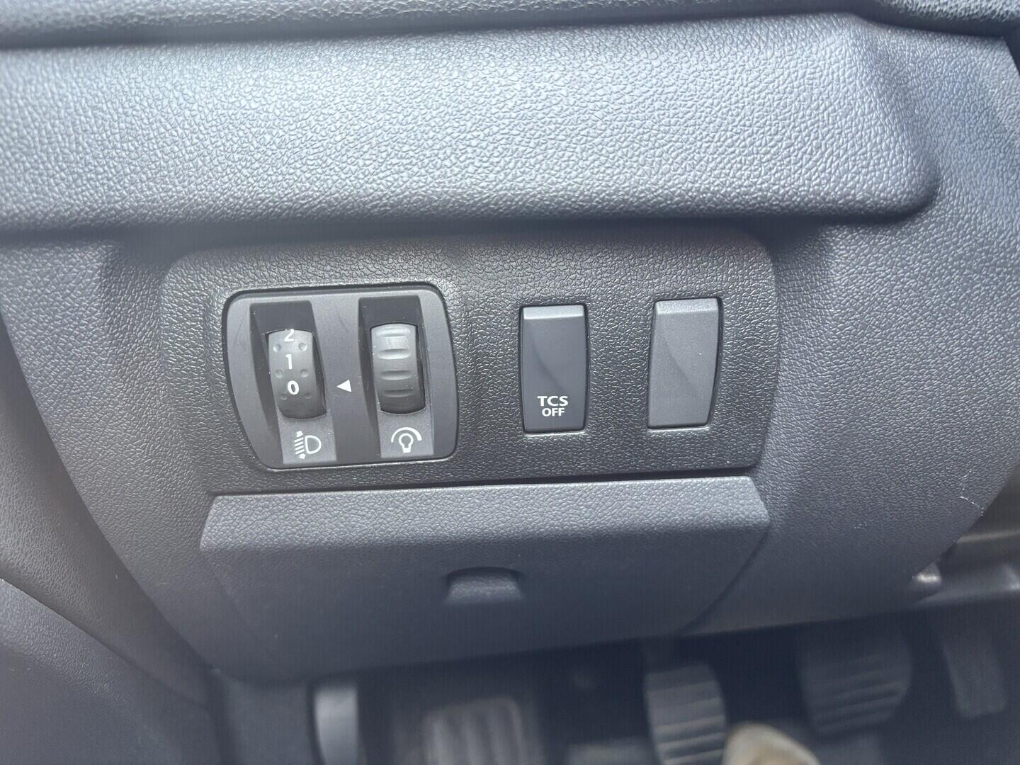 OZ190V01626_25.webp_MÉGANE Limited 1.6 SCe 81 kW manuál