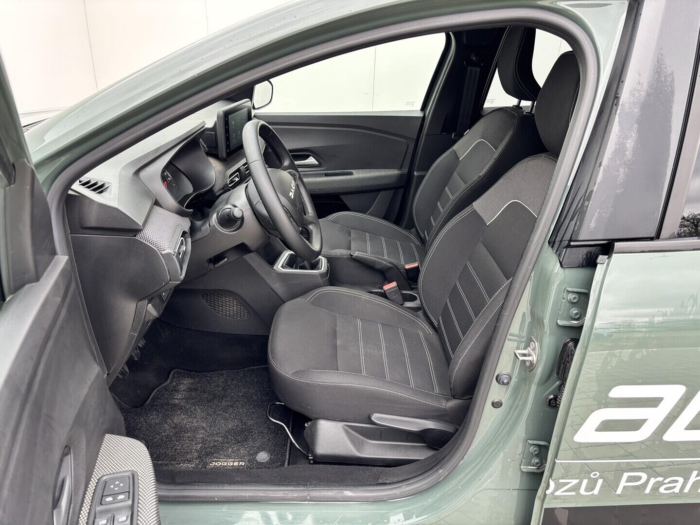 OZ190V01632_18.webp_JOGGER expression 1.0 TCe 74 kW manuál, DPH