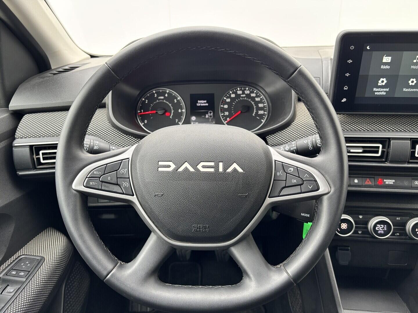 OZ190V01632_20.webp_JOGGER expression 1.0 TCe 74 kW manuál, DPH