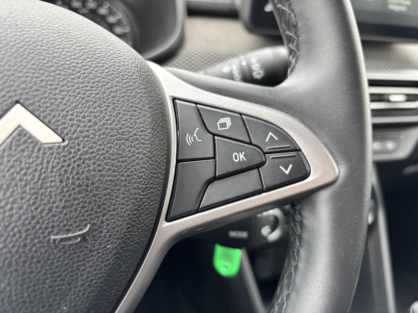 OZ190V01632_25.webp_JOGGER expression 1.0 TCe 74 kW manuál, DPH