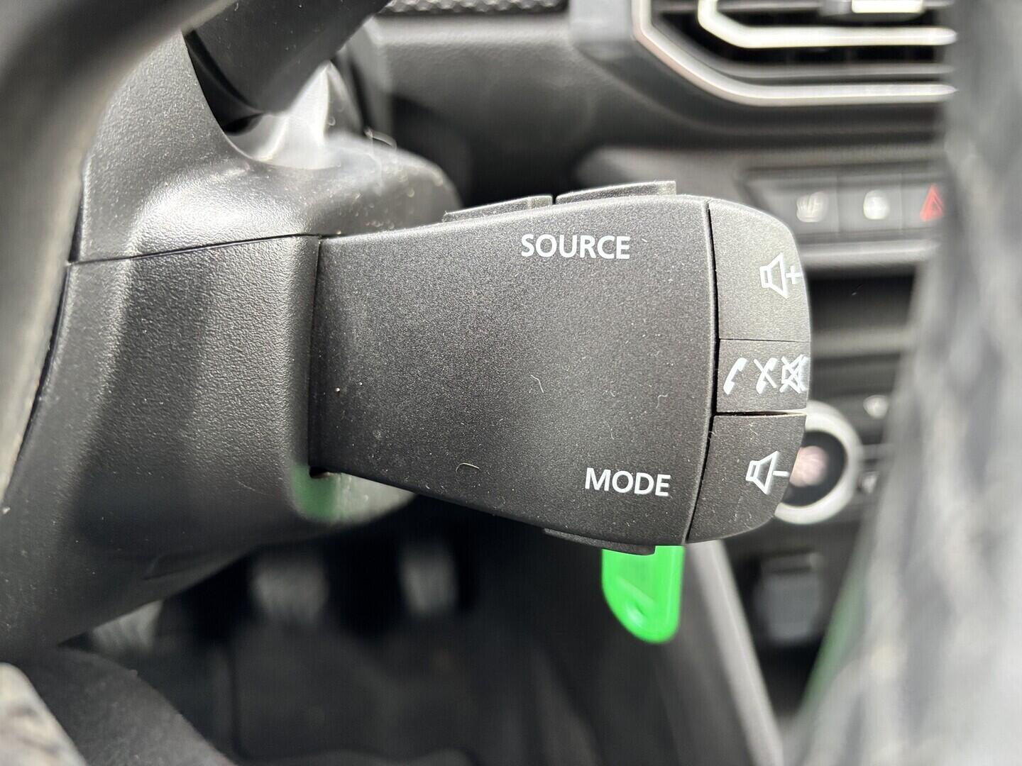 OZ190V01632_27.webp_JOGGER expression 1.0 TCe 74 kW manuál, DPH