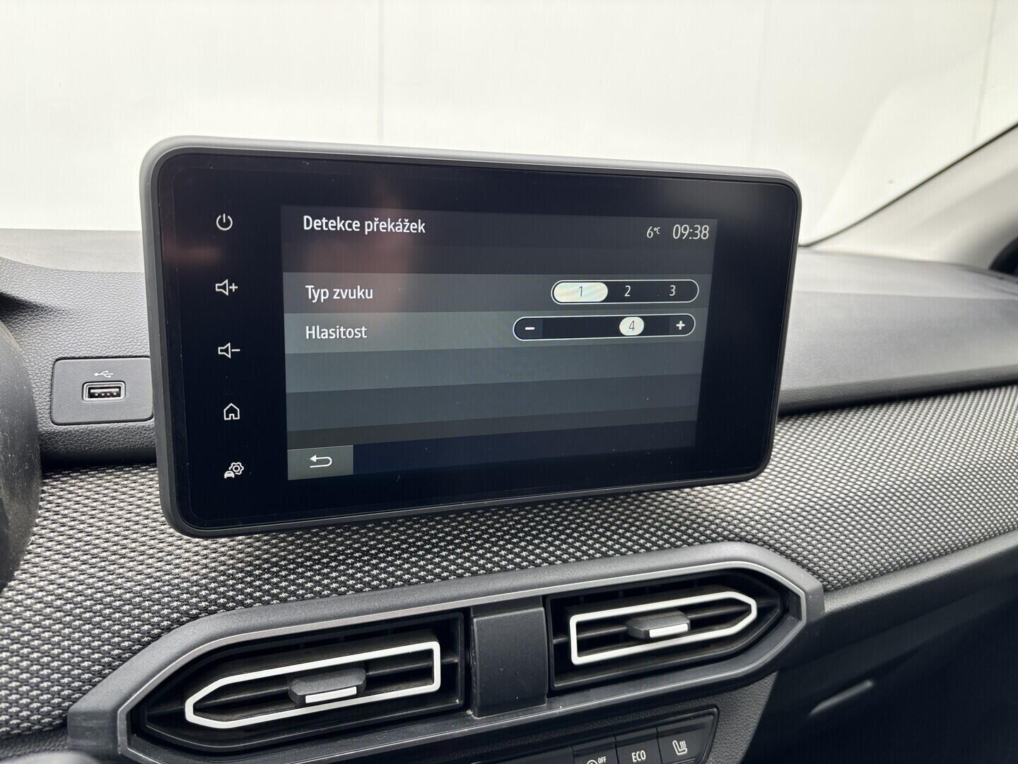 OZ190V01632_30.webp_JOGGER expression 1.0 TCe 74 kW manuál, DPH