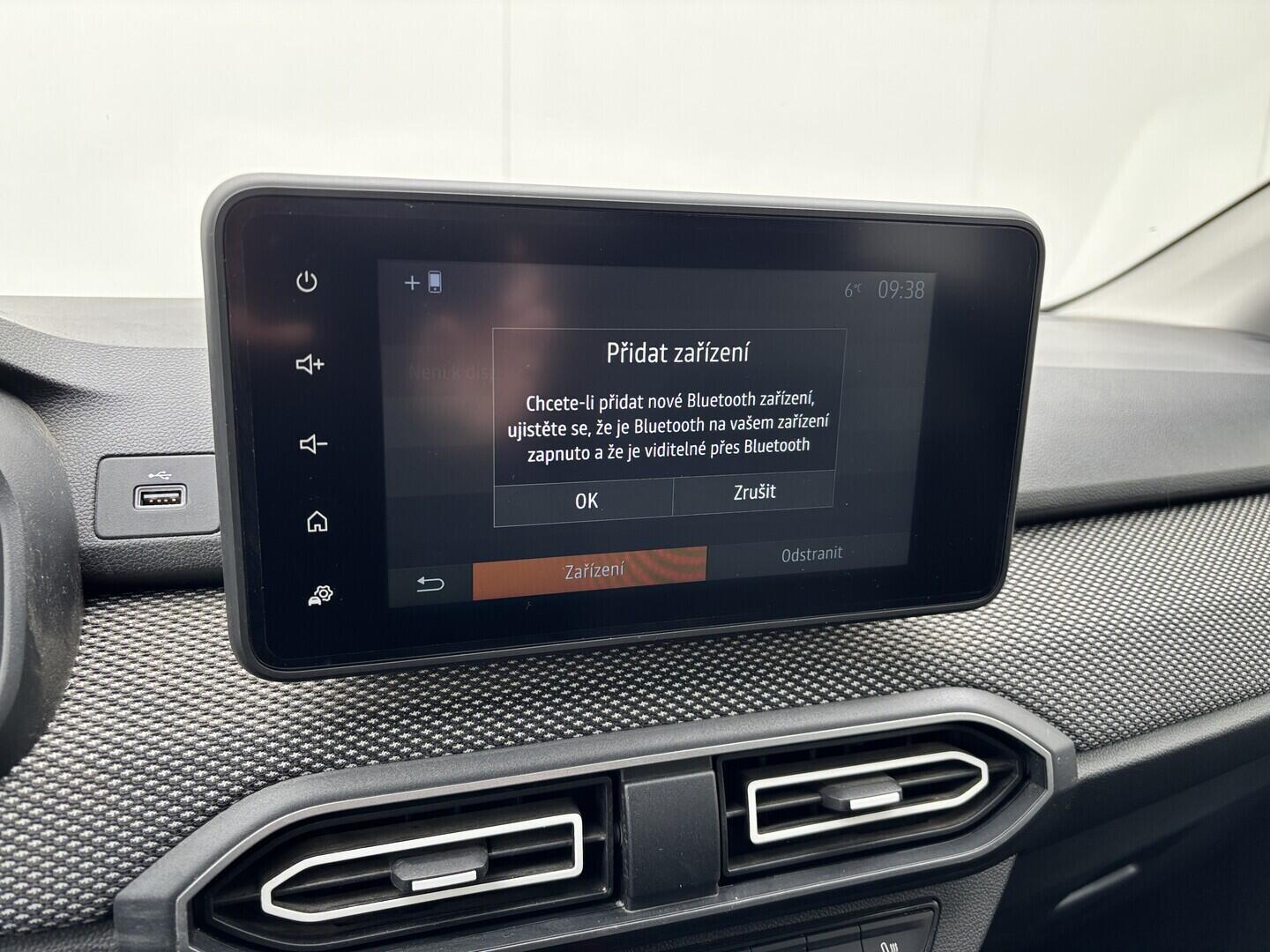 OZ190V01632_31.webp_JOGGER expression 1.0 TCe 74 kW manuál, DPH