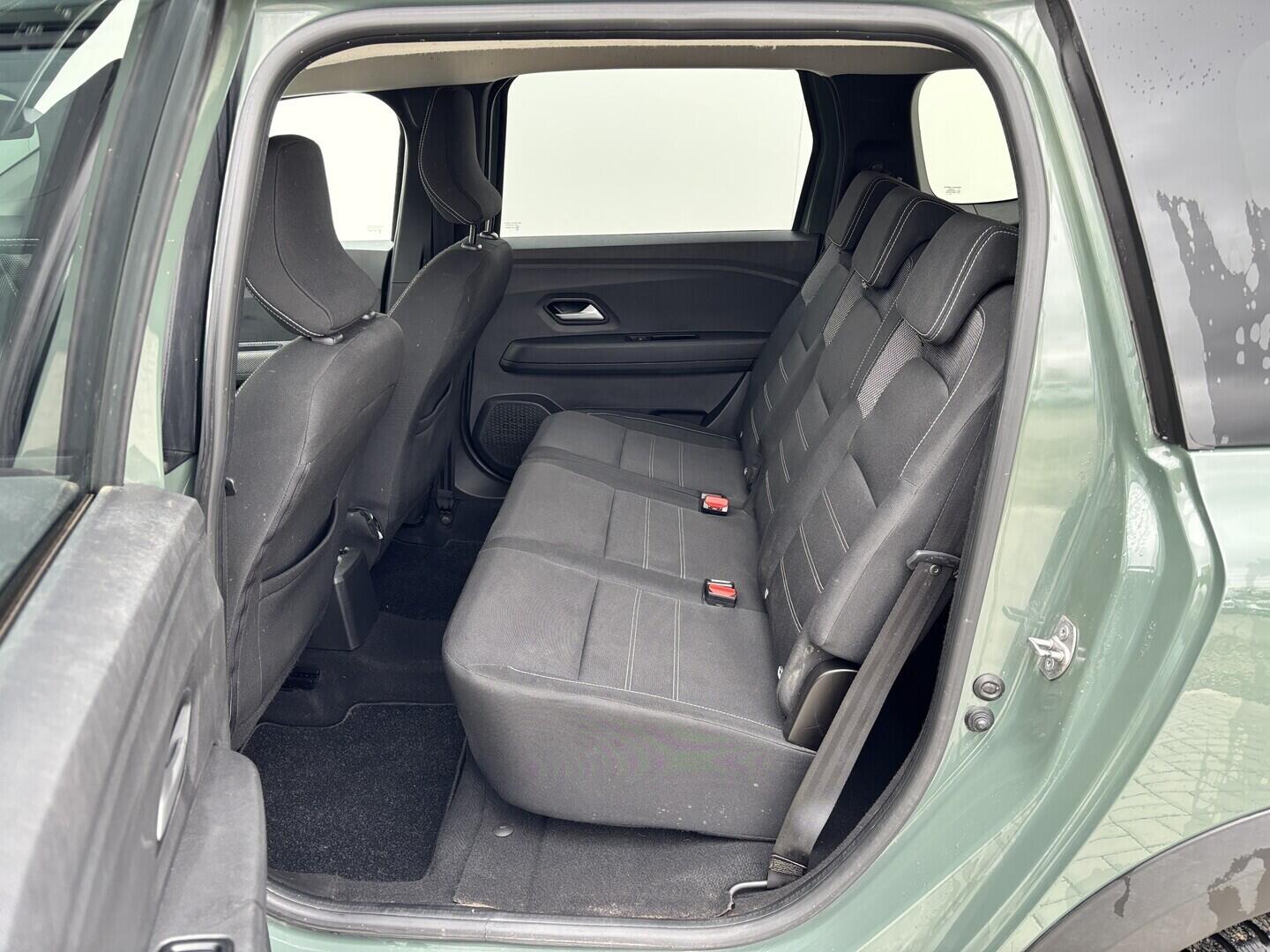 OZ190V01632_38.webp_JOGGER expression 1.0 TCe 74 kW manuál, DPH