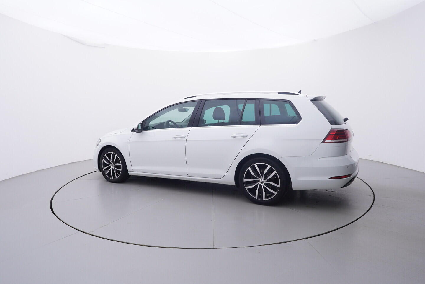 OZ190V01634_12.webp_GOLF VARIANT Highline 1.5 TSI 110 kW automat