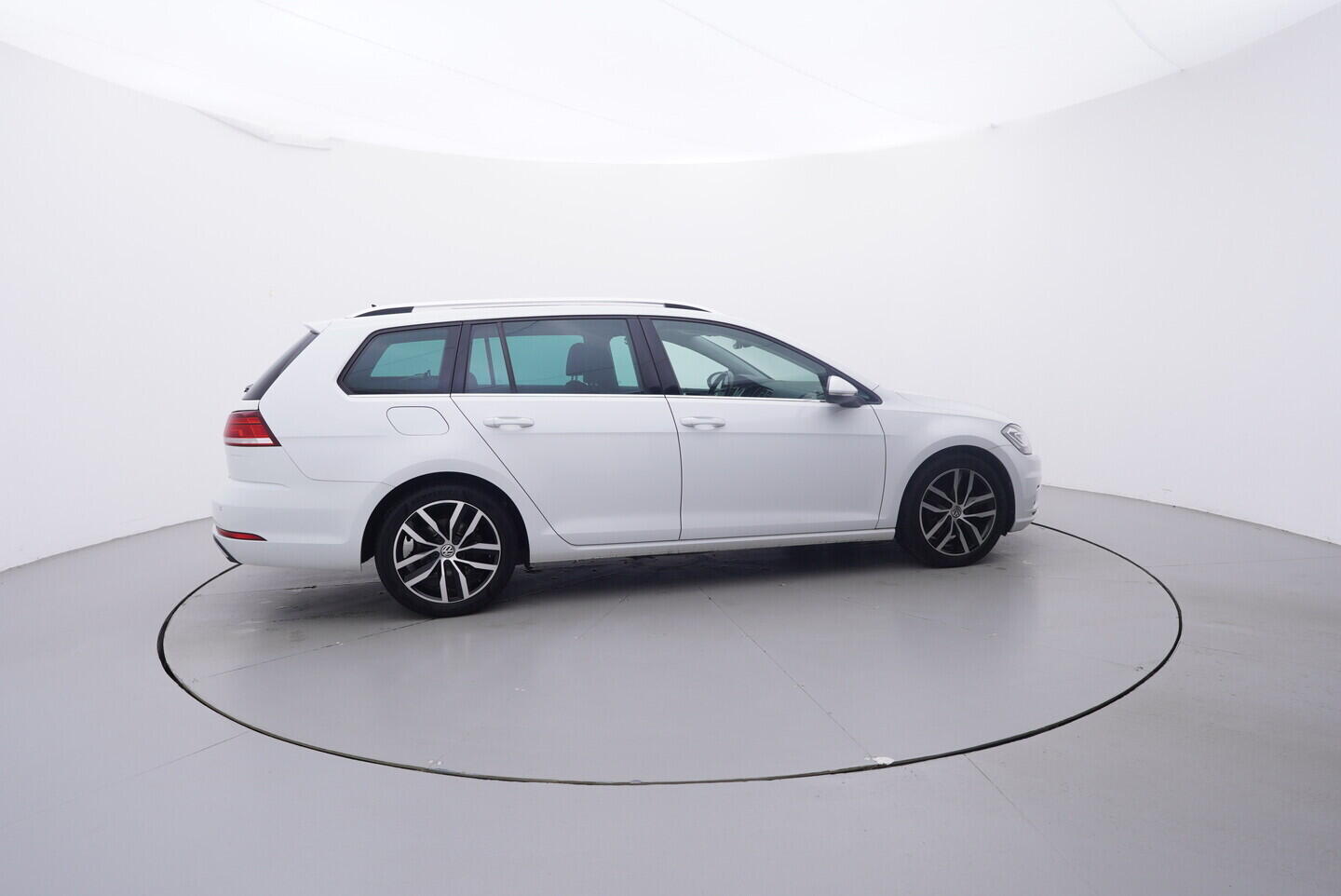 OZ190V01634_15.webp_GOLF VARIANT Highline 1.5 TSI 110 kW automat