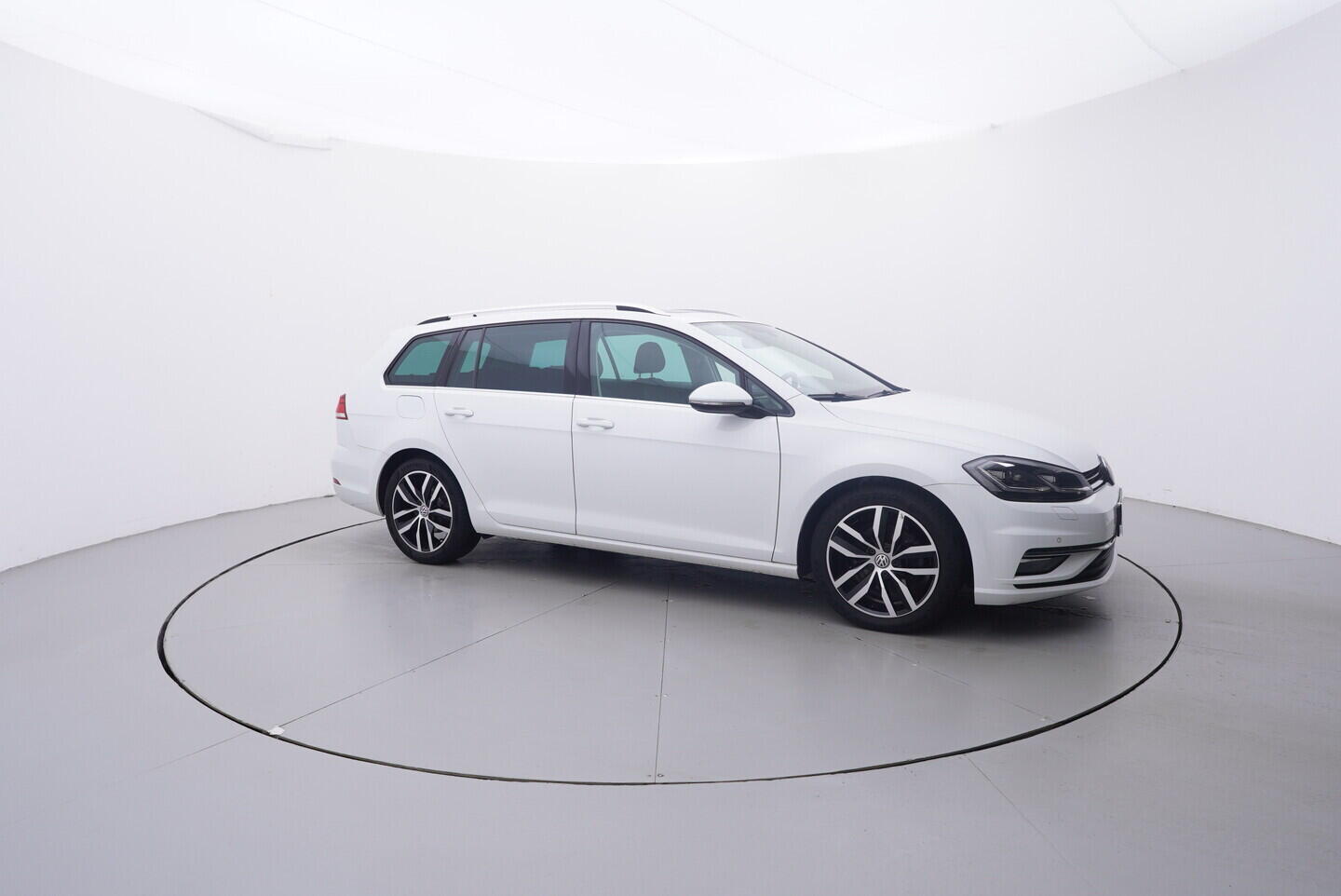 OZ190V01634_16.webp_GOLF VARIANT Highline 1.5 TSI 110 kW automat