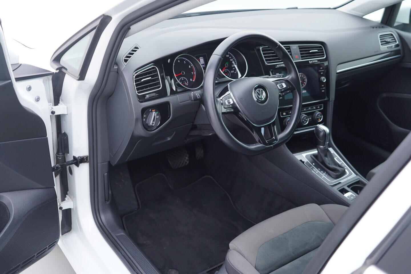 OZ190V01634_18.webp_GOLF VARIANT Highline 1.5 TSI 110 kW automat