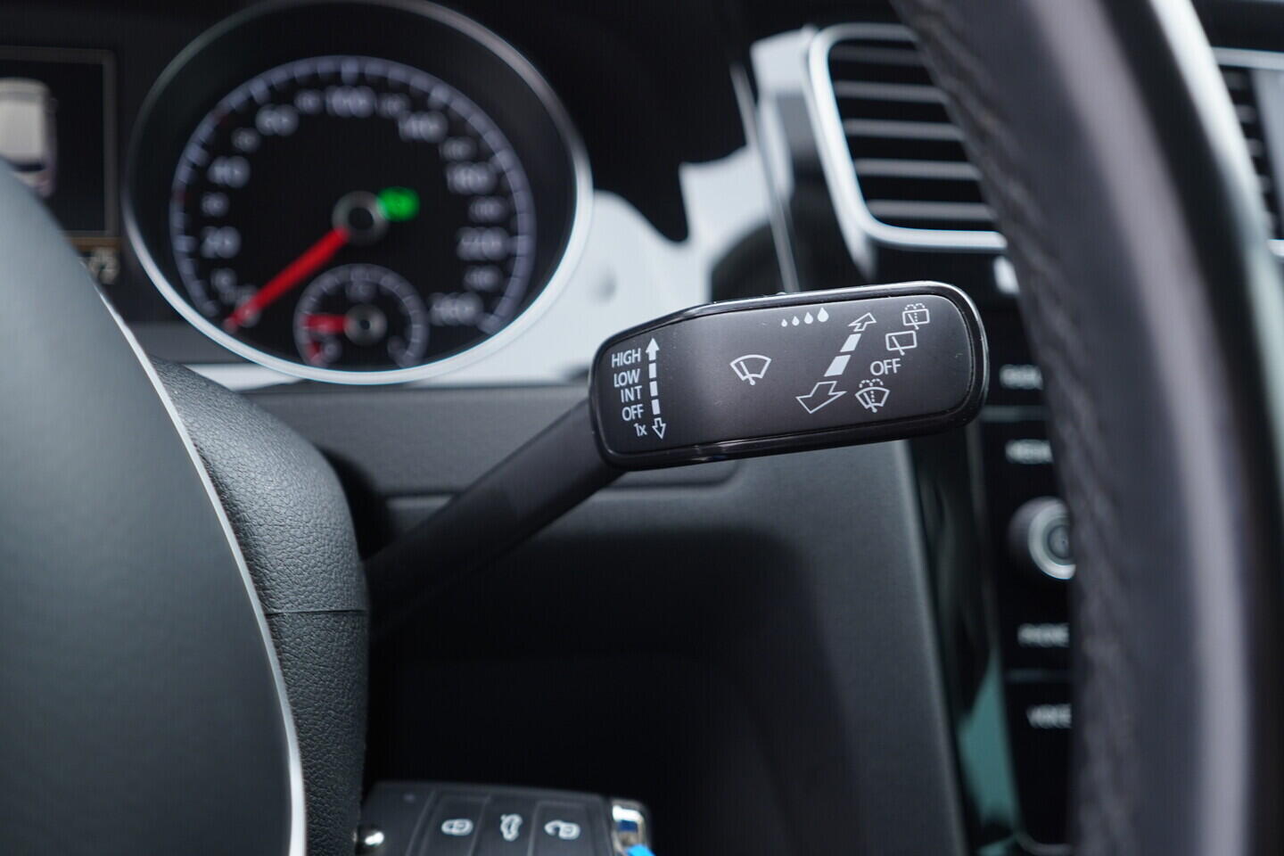 OZ190V01634_24.webp_GOLF VARIANT Highline 1.5 TSI 110 kW automat