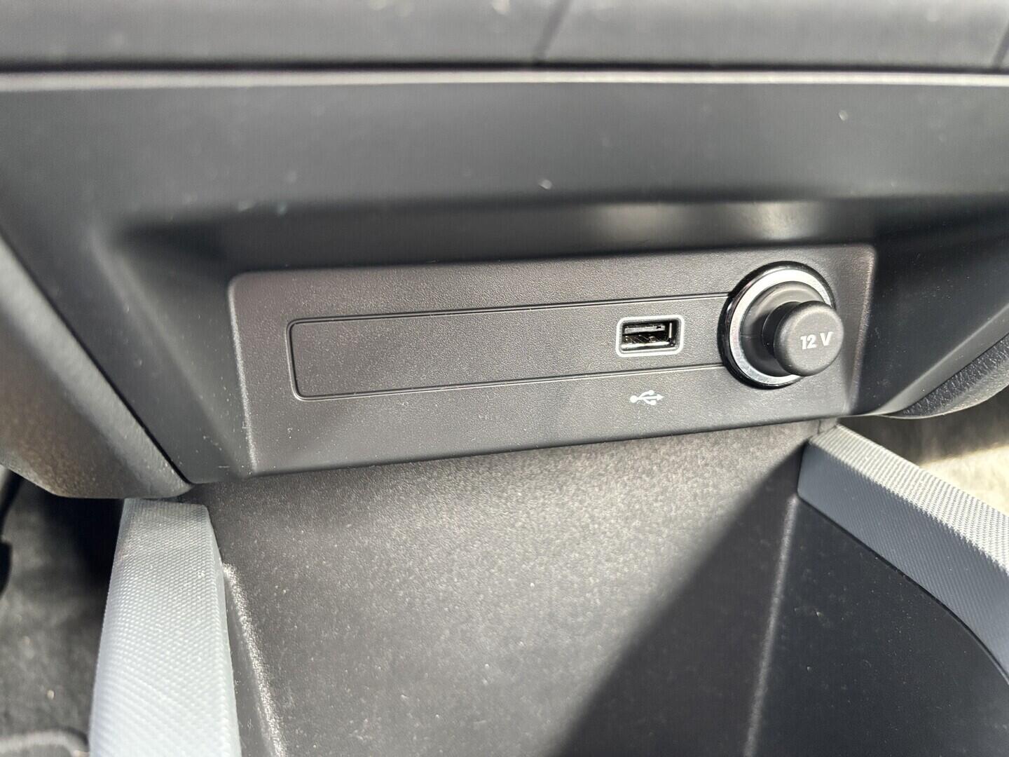 OZ190V01636_31.webp_FABIA Active 1.0 MPI 44 kW manuál