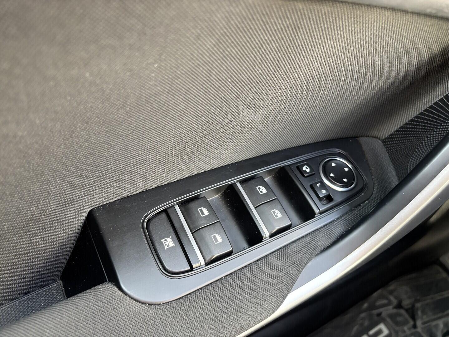 OZ190V01638_24.webp_CEED  1.5 GDI 118 kW automat