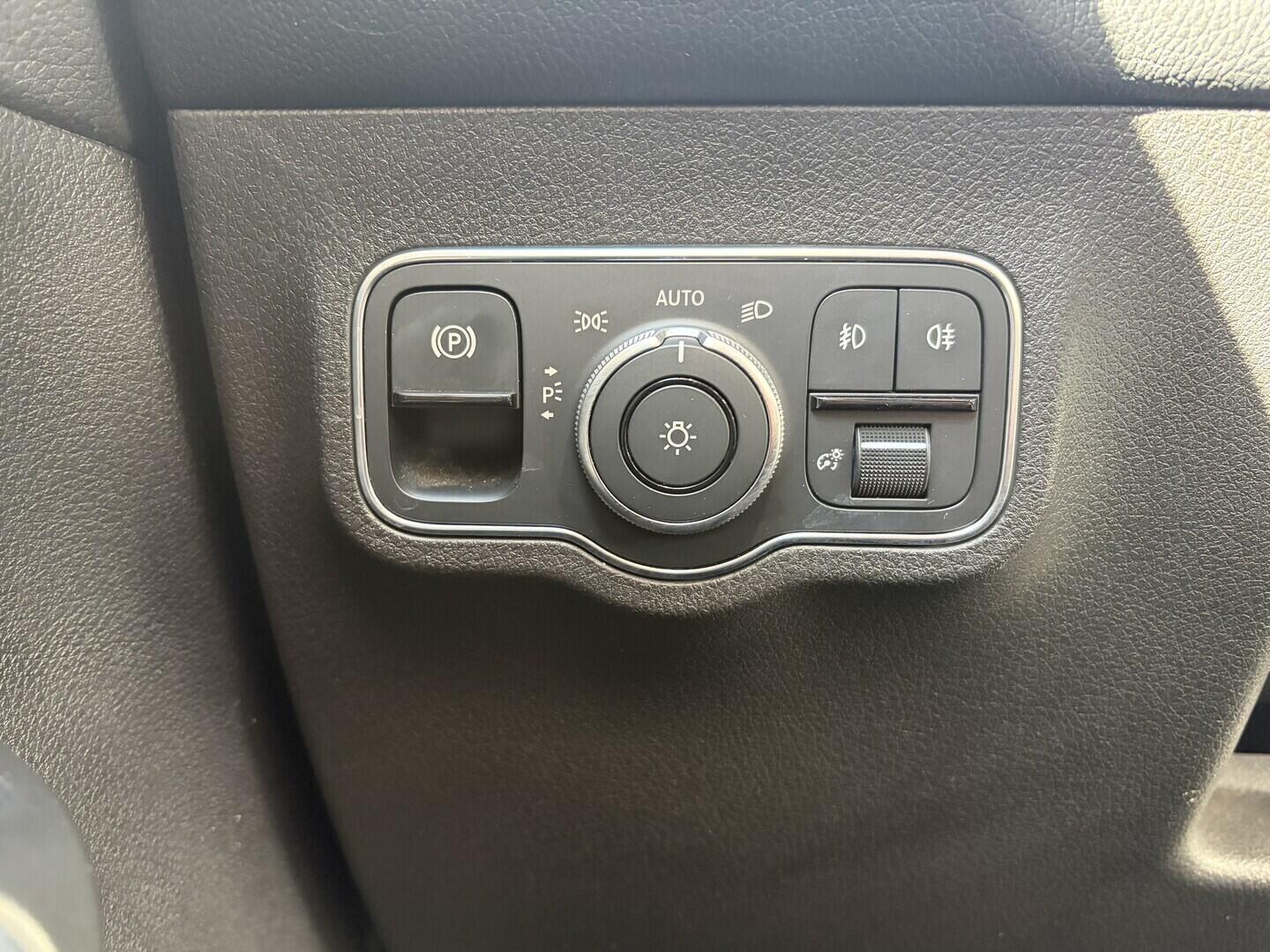 OZ190V01644_21.webp_GLB  2.0 CDi 110 kW automat, DPH
