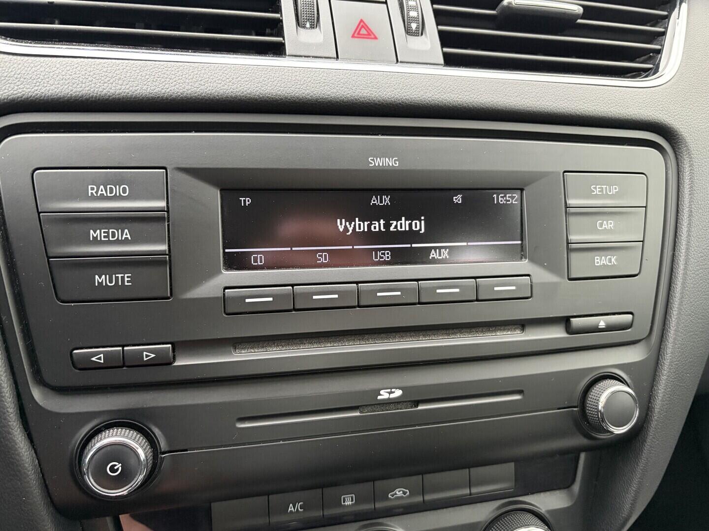 OZ190V01645_27.webp_OCTAVIA Active 1.2 TSI 77 kW manuál