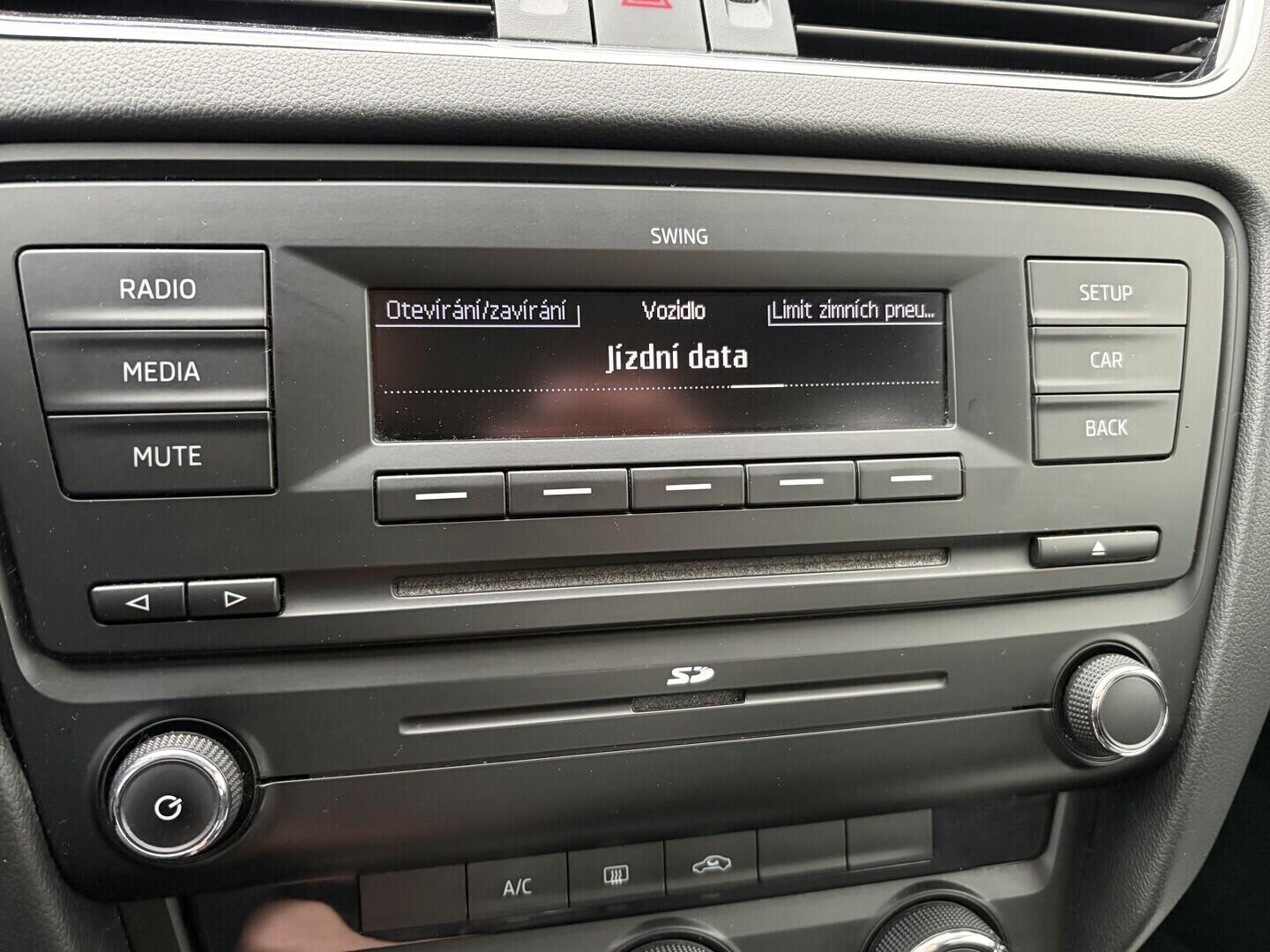 OZ190V01645_30.webp_OCTAVIA Active 1.2 TSI 77 kW manuál