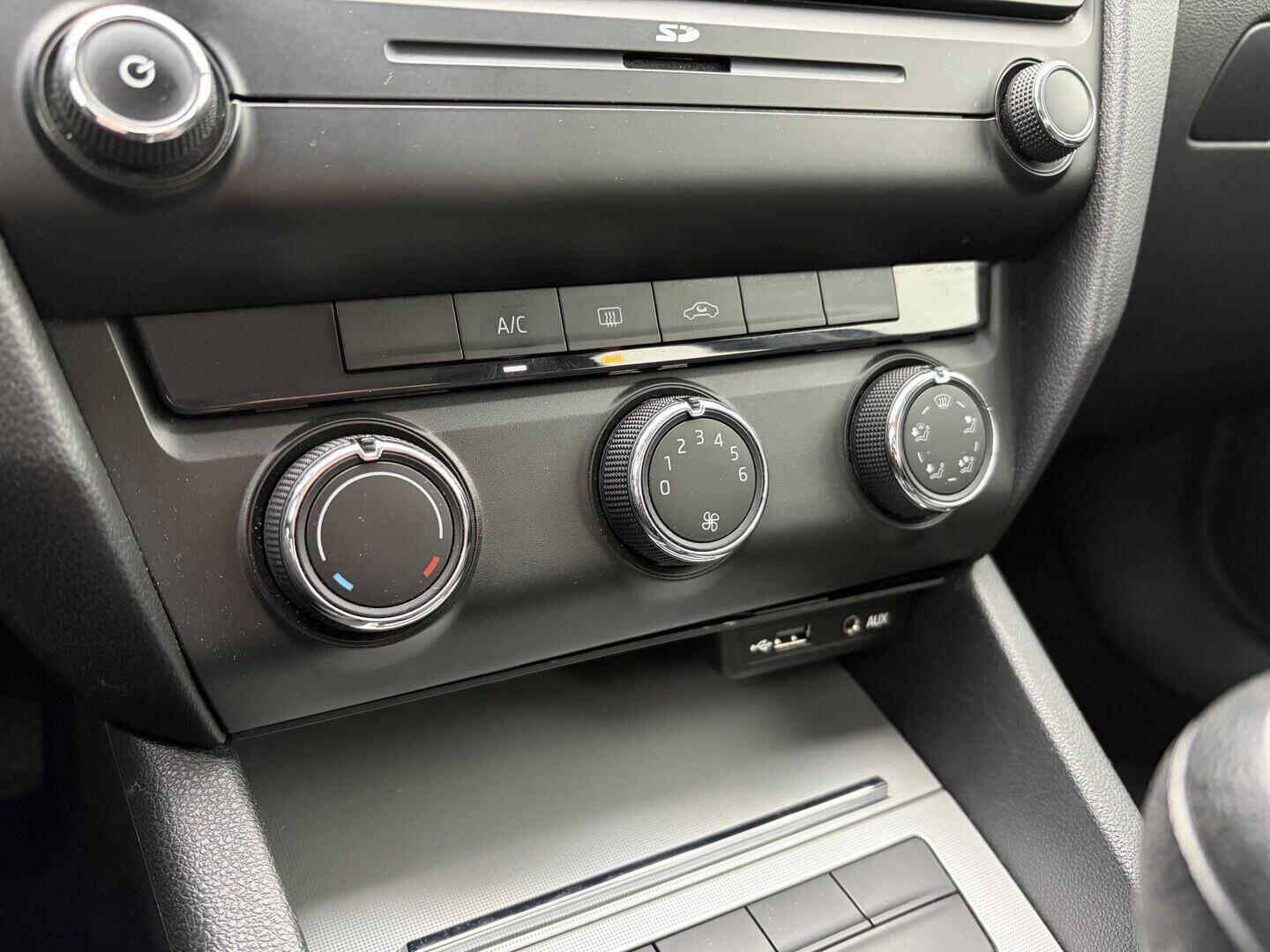 OZ190V01645_32.webp_OCTAVIA Active 1.2 TSI 77 kW manuál