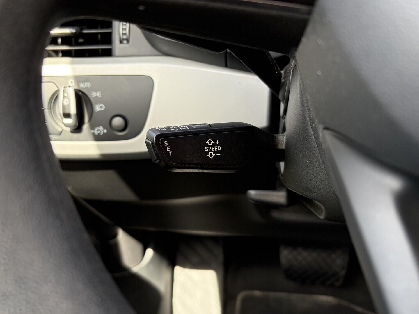 OZ190V01646_28.webp_A4 AVANT  2.0 TDI 140 kW automat, DPH