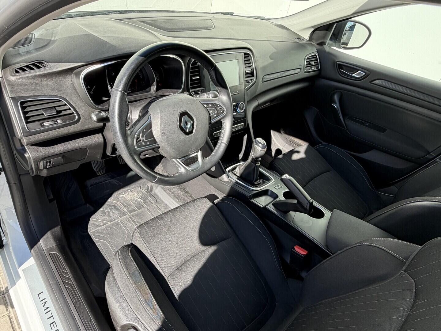 OZ190V01647_19.webp_MÉGANE  1.5 DCI 85 kW manuál, DPH