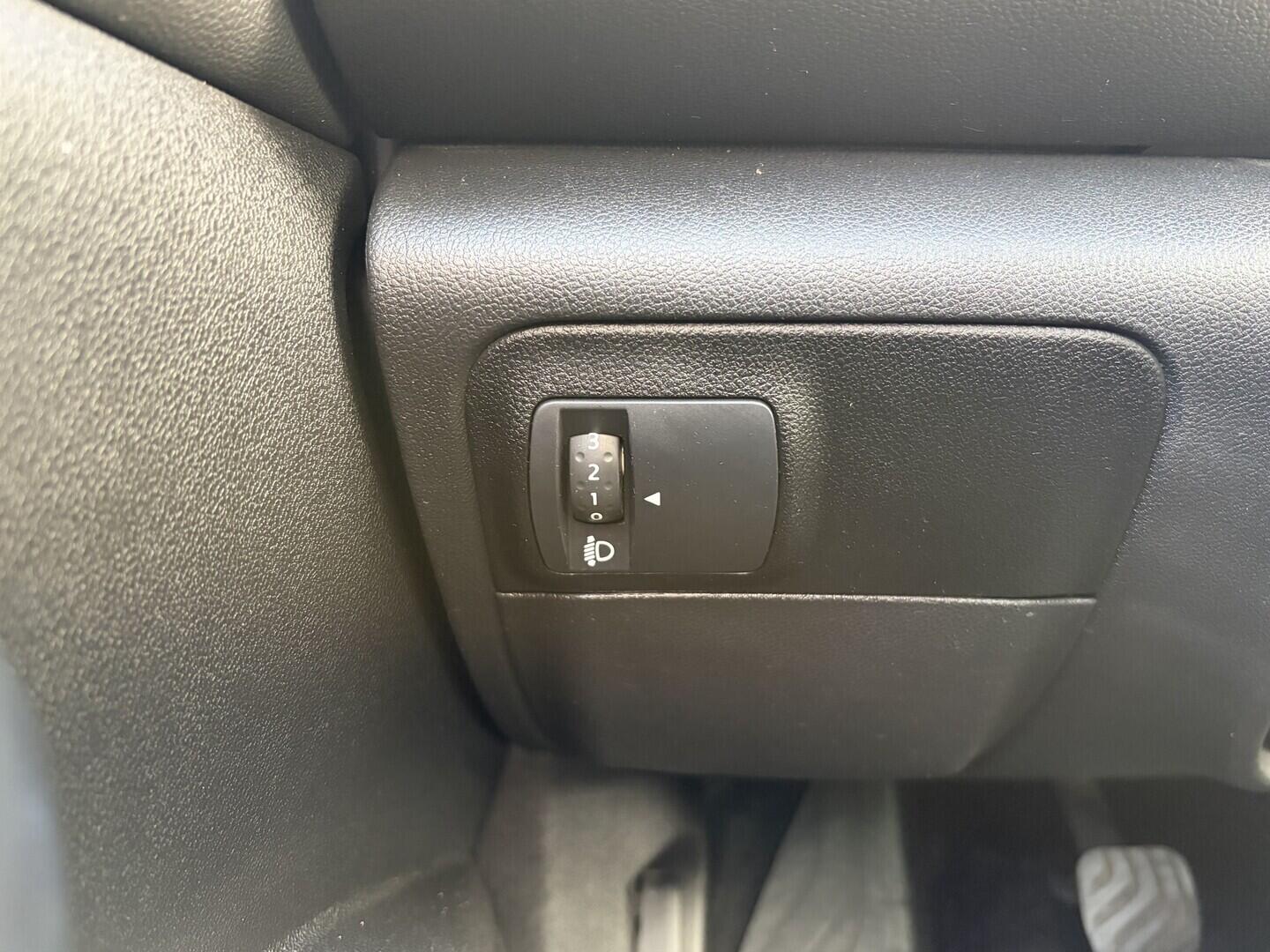 OZ190V01647_21.webp_MÉGANE  1.5 DCI 85 kW manuál, DPH