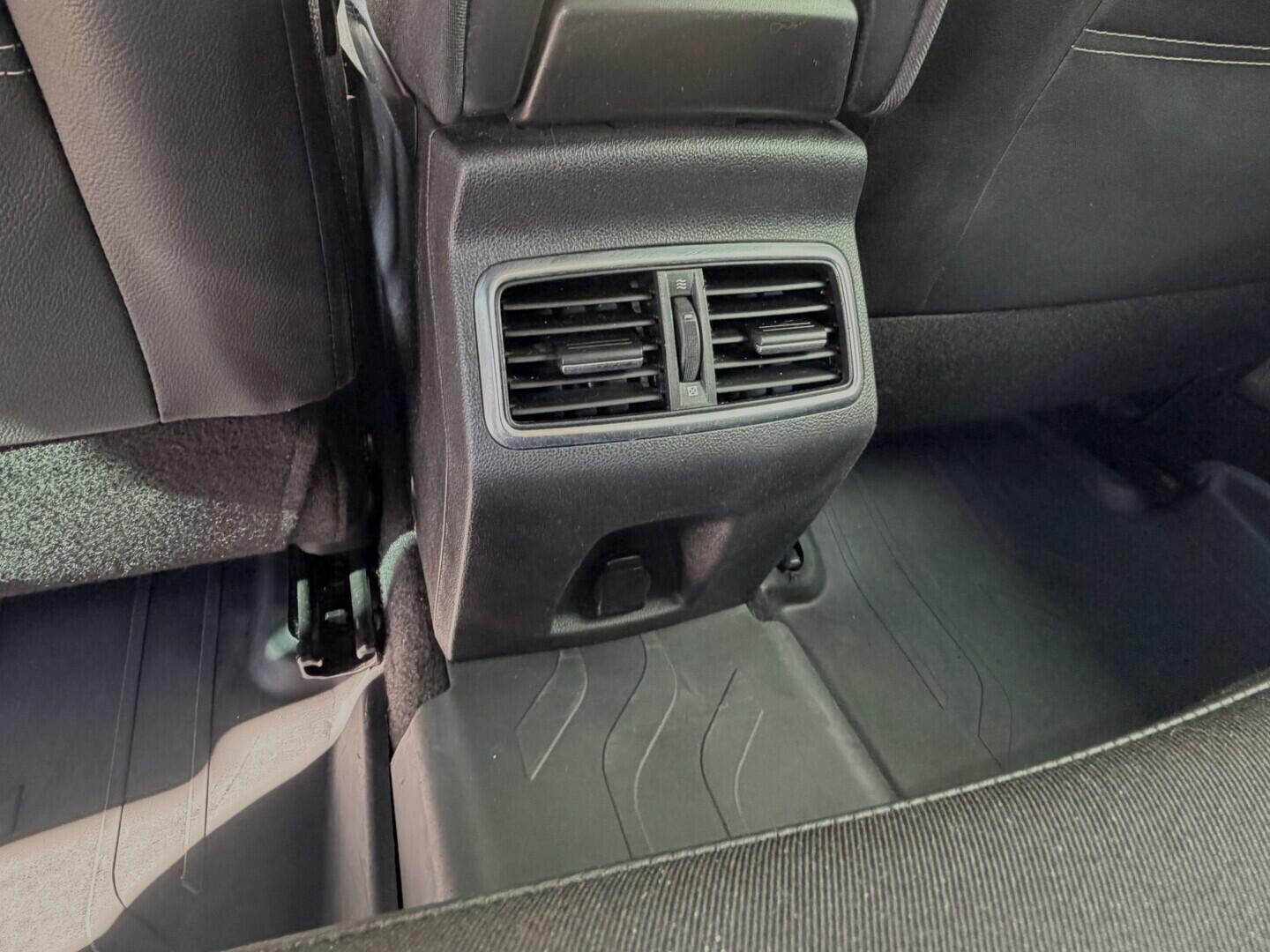 OZ190V01647_39.webp_MÉGANE  1.5 DCI 85 kW manuál, DPH