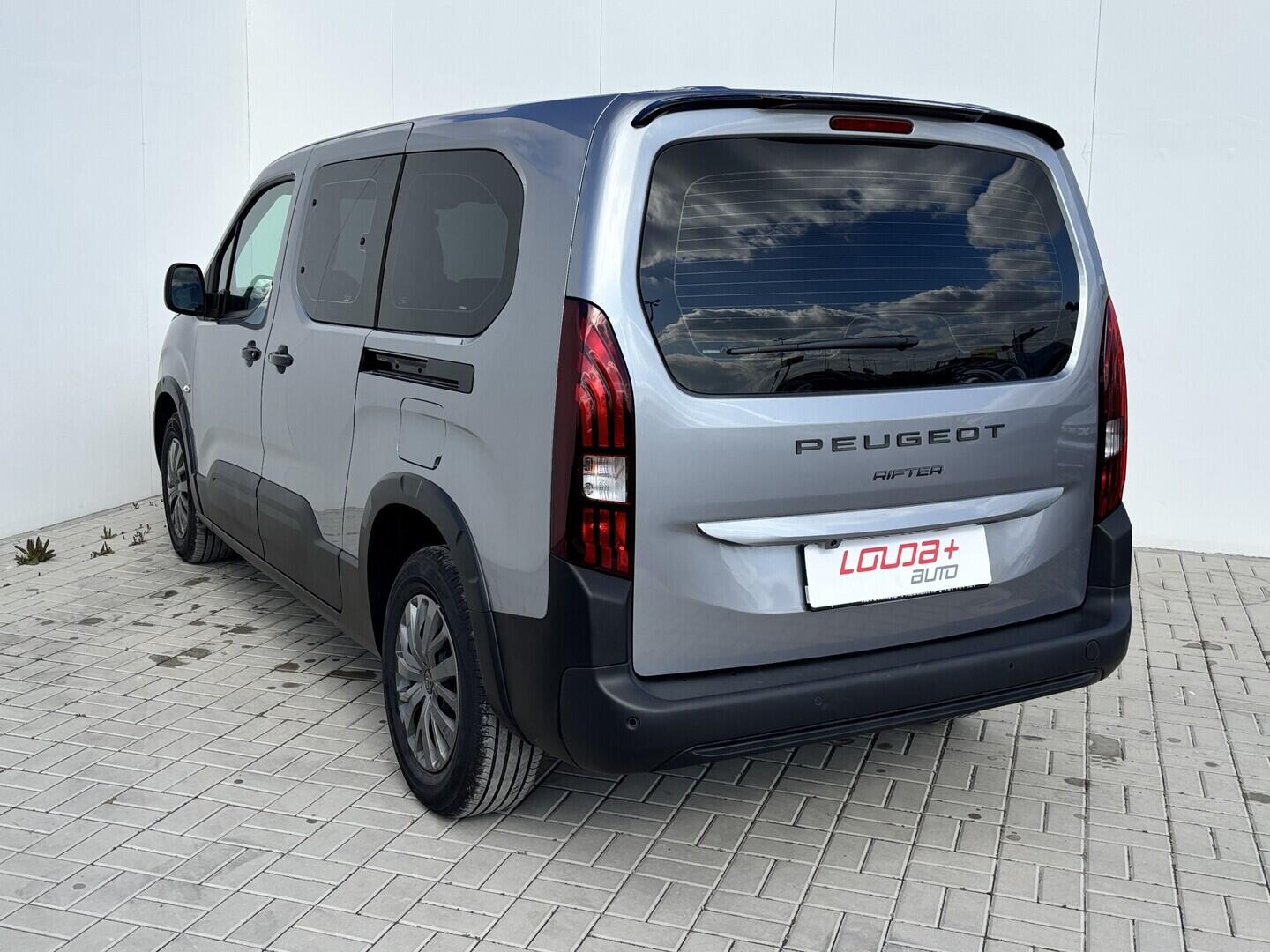 OZ190V01648_16.webp_RIFTER ALLure 1.5 HDI 96 kW manuál