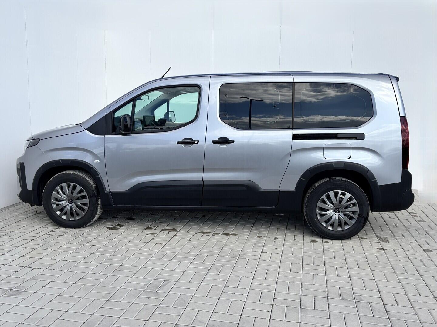 OZ190V01648_17.webp_RIFTER ALLure 1.5 HDI 96 kW manuál