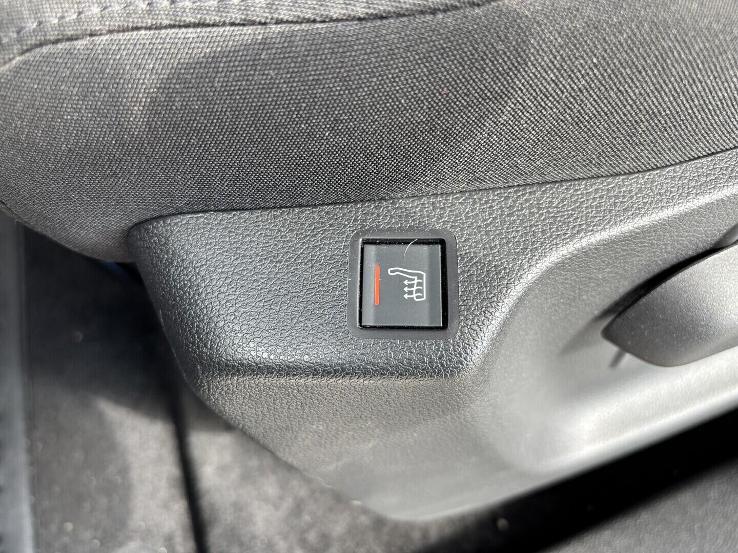 OZ190V01648_26.webp_RIFTER ALLure 1.5 HDI 96 kW manuál