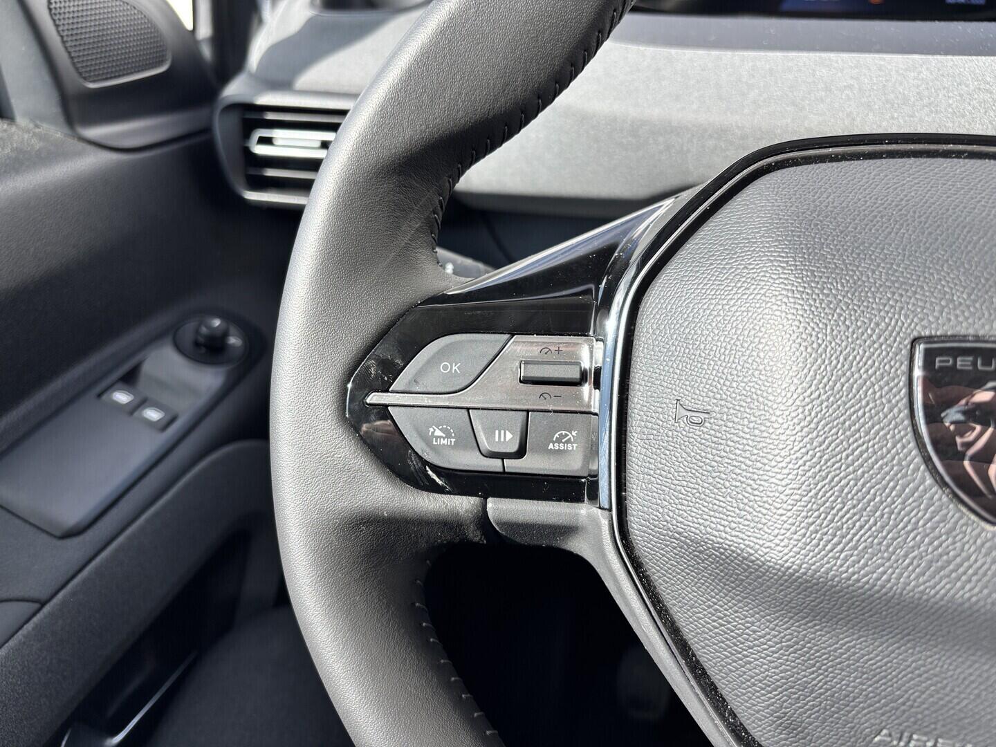 OZ190V01648_27.webp_RIFTER ALLure 1.5 HDI 96 kW manuál