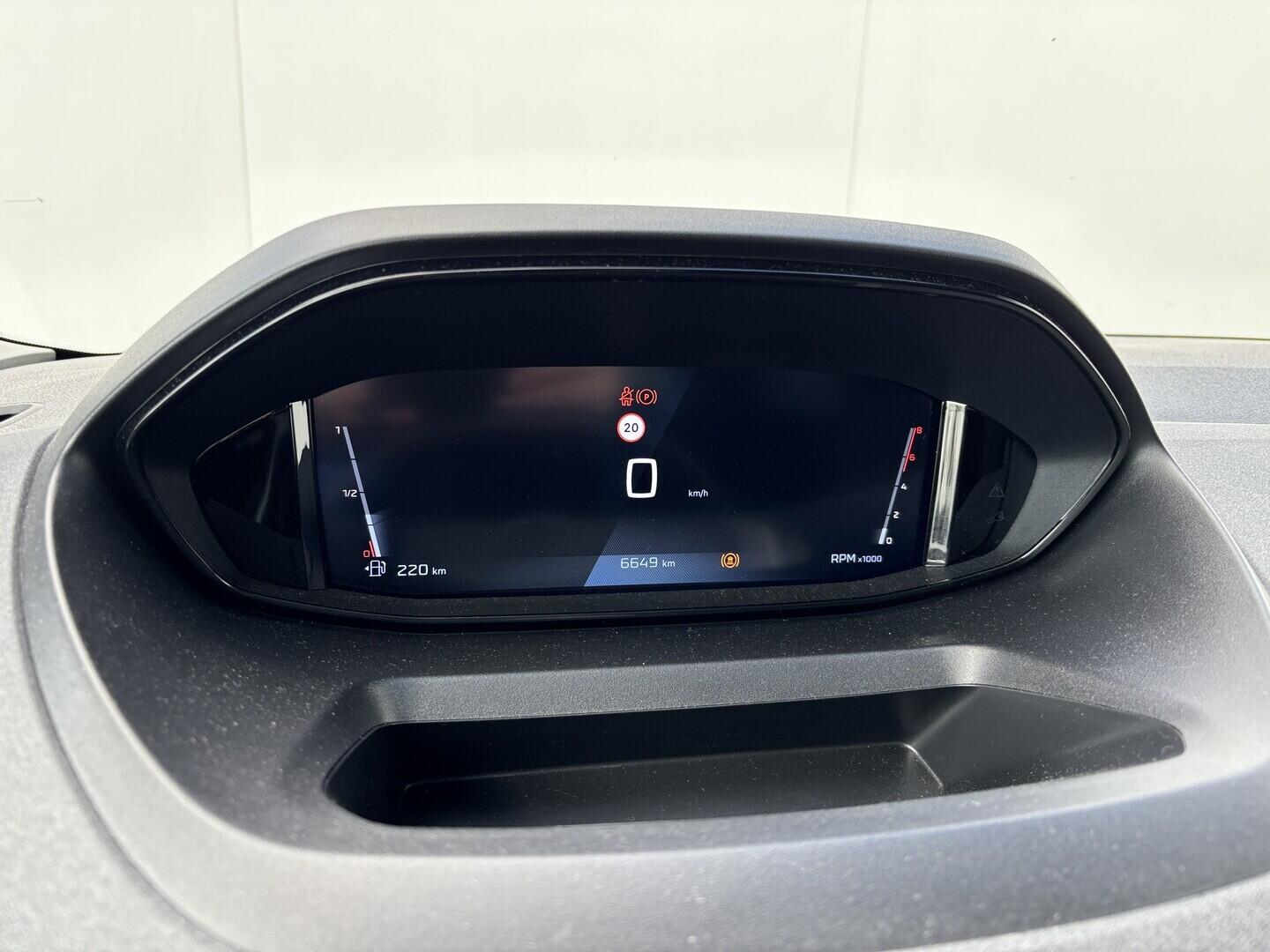 OZ190V01648_29.webp_RIFTER ALLure 1.5 HDI 96 kW manuál