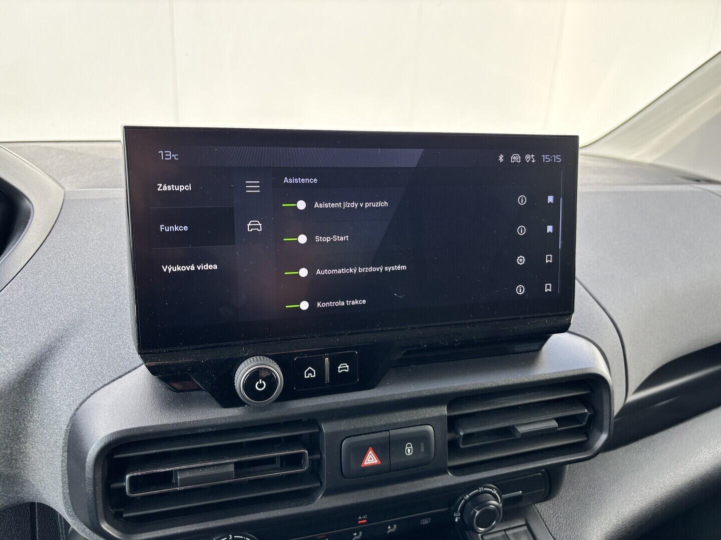 OZ190V01648_34.webp_RIFTER ALLure 1.5 HDI 96 kW manuál