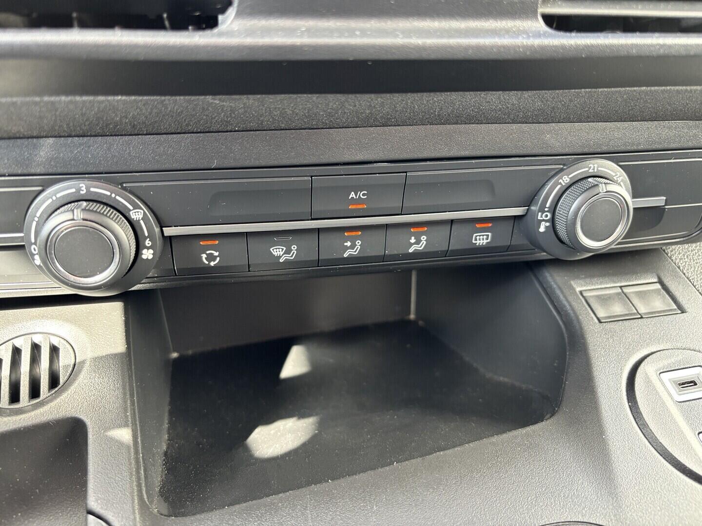 OZ190V01648_39.webp_RIFTER ALLure 1.5 HDI 96 kW manuál