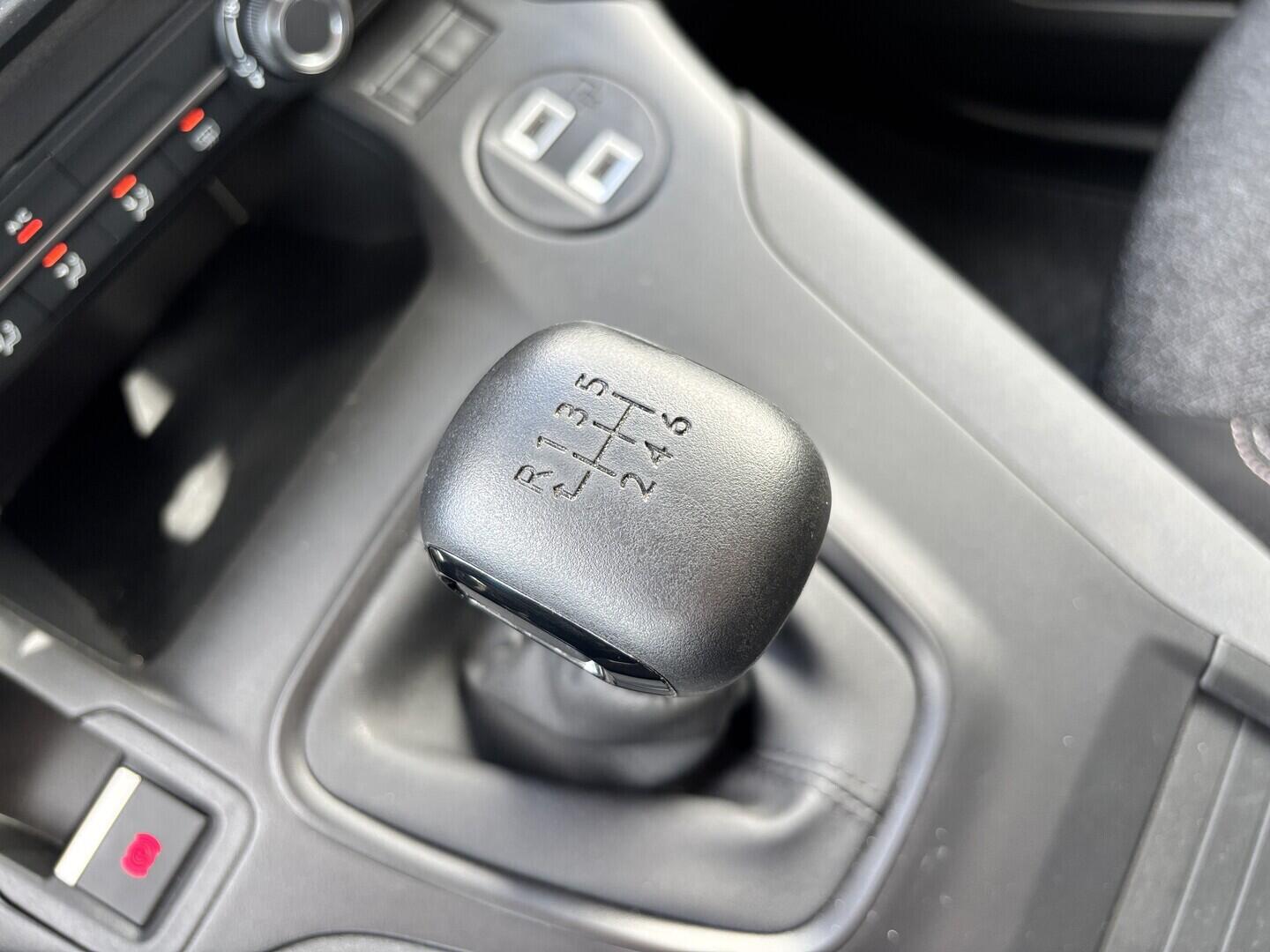 OZ190V01648_40.webp_RIFTER ALLure 1.5 HDI 96 kW manuál