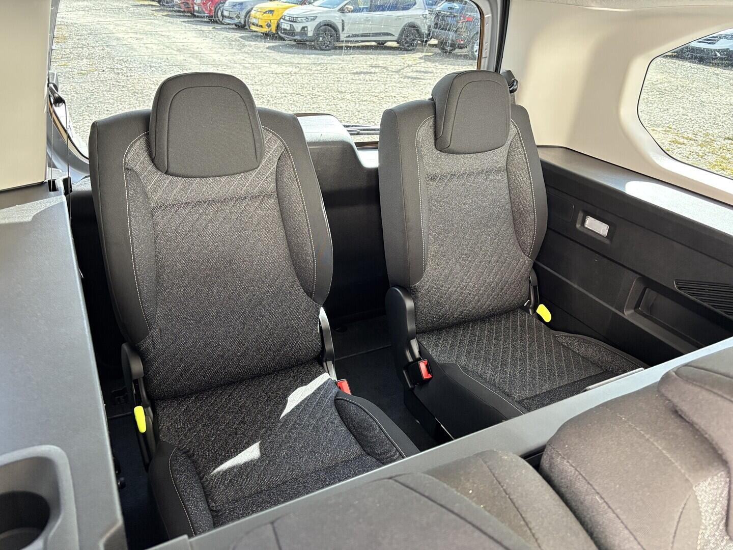 OZ190V01648_42.webp_RIFTER ALLure 1.5 HDI 96 kW manuál