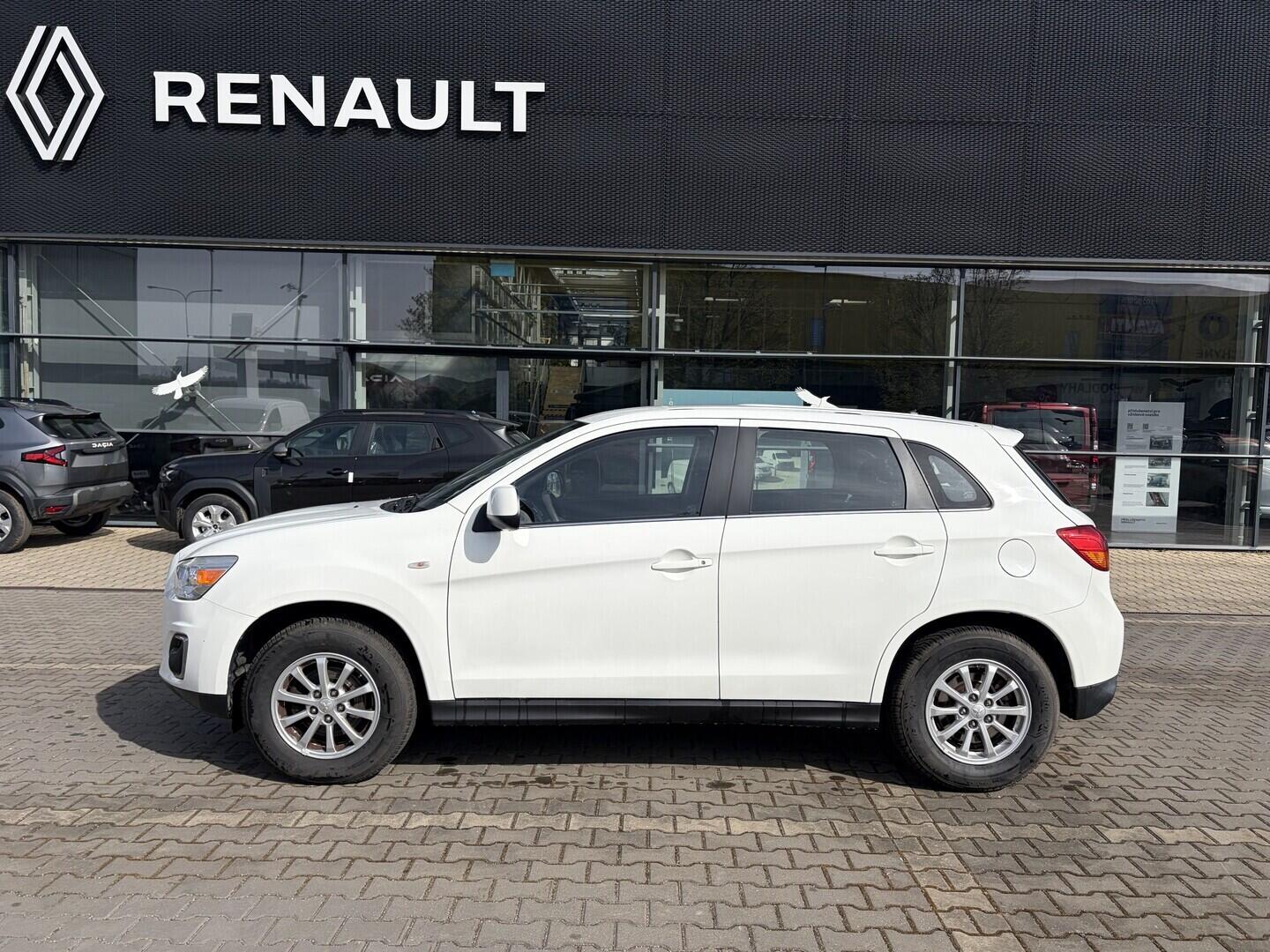 OZ190V01654_11.webp_ASX Comfort 1.6 16V 86 kW manuál