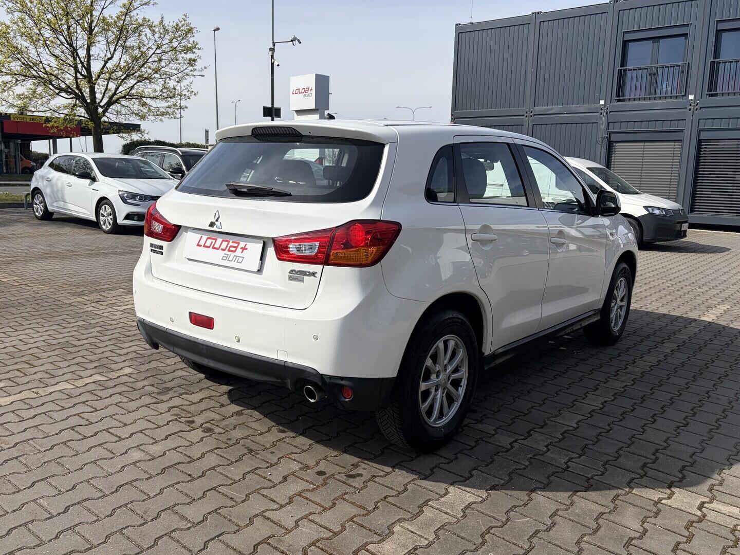 OZ190V01654_12.webp_ASX Comfort 1.6 16V 86 kW manuál