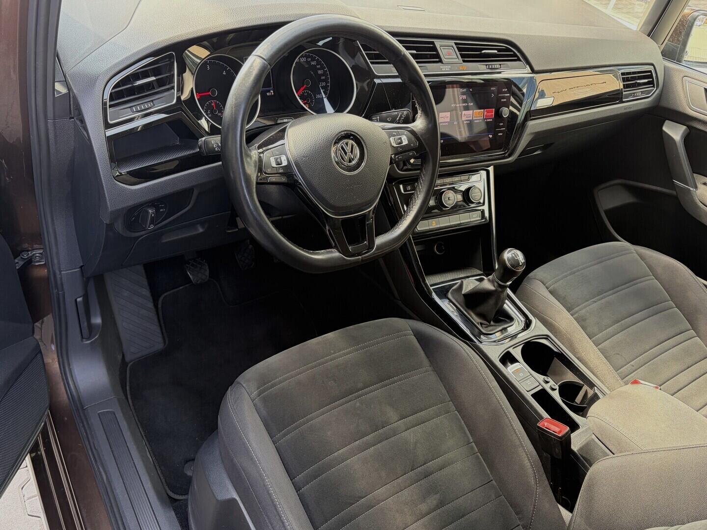 OZ190V01655_19.webp_TOURAN  2.0 TDI 110 kW manuál