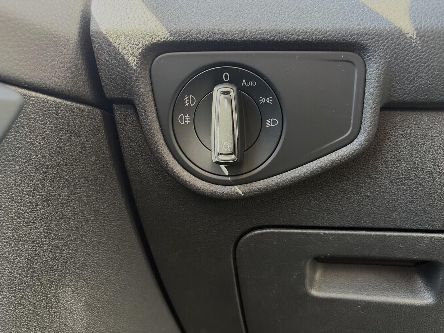 OZ190V01655_21.webp_TOURAN  2.0 TDI 110 kW manuál